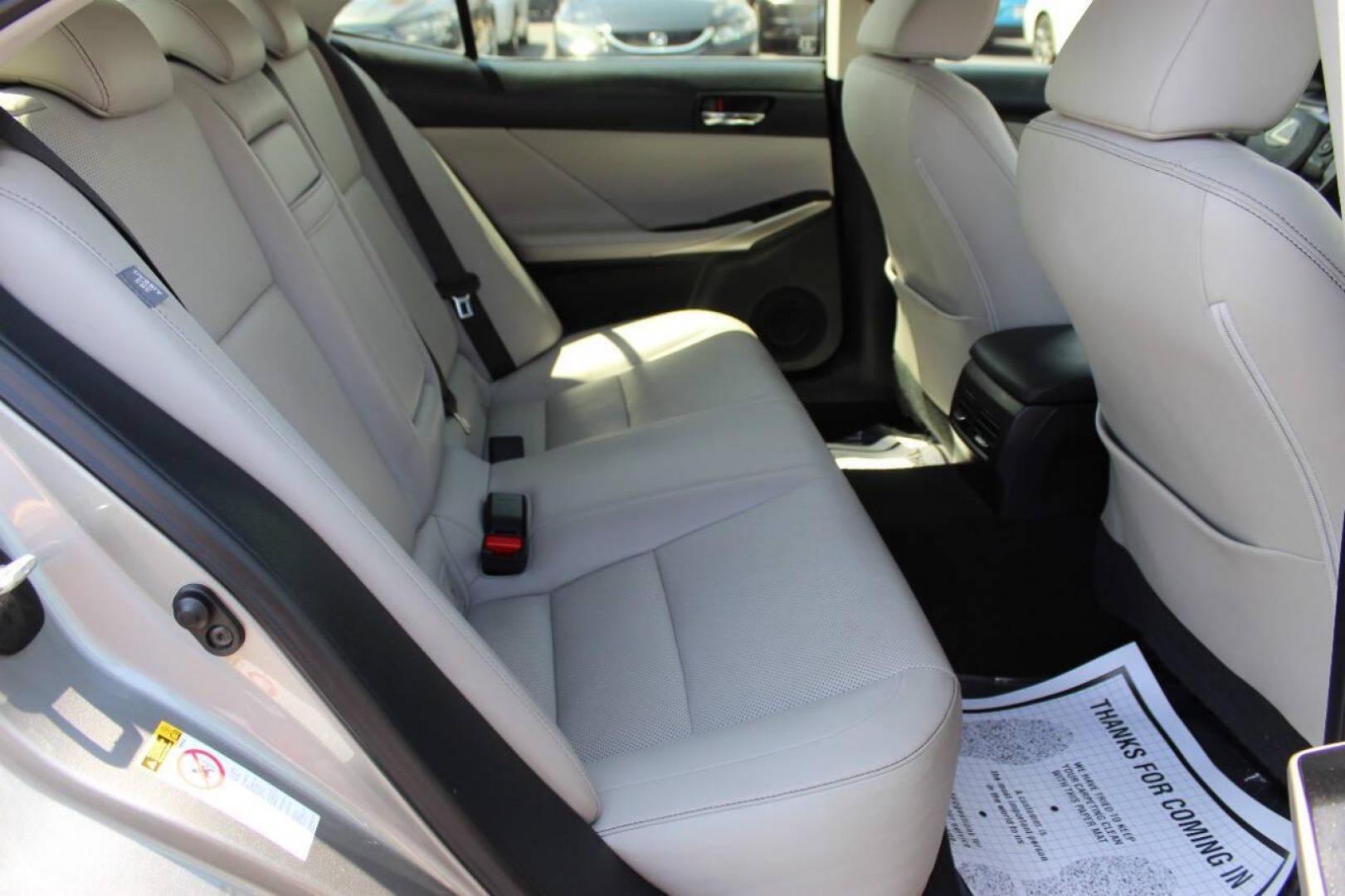 2016 Silver Lexus IS 200t (JTHBA1D22G5) with an 2.0L L4 DOHC 16V engine, 8A transmission, located at 4301 NW 39th , Oklahoma City, OK, 73112, (405) 949-5600, 35.512135, -97.598671 - NO DRIVERS LICENCE -NO FULL COVERAGE INSURANCE - NO CREDIT CHECK. COME ON OVER TO SUPERSPORTS, TAKE A LOOK AND TEST DRIVE. PLEASE GIVE US A CALL AT (405) 949-5600. NO LICENCIA DE CONDUCIR - NO SEGURO DE COBERTURA TOTAL - NO VERIFICACION DE CREDITO. VISITENOS EN SUPERSPORTS, MIRE NUESTRO - Photo#11