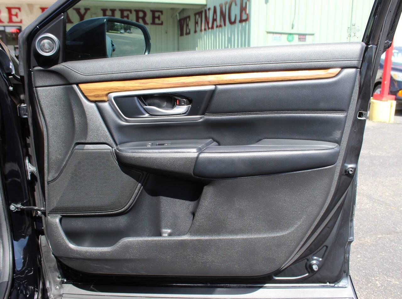 2022 Black Honda CR-V EX-L 2WD (2HKRW1H83NH) with an 1.5L L4 16V DOHC TURBO engine, CVT transmission, located at 4301 NW 39th , Oklahoma City, OK, 73112, (405) 949-5600, 35.512135, -97.598671 - NO DRIVERS LICENCE -NO FULL COVERAGE INSURANCE - NO CREDIT CHECK. COME ON OVER TO SUPERSPORTS, TAKE A LOOK AND TEST DRIVE. PLEASE GIVE US A CALL AT (405) 949-5600. NO LICENCIA DE CONDUCIR - NO SEGURO DE COBERTURA TOTAL - NO VERIFICACION DE CREDITO. VISITENOS EN SUPERSPORTS, MIRE NUESTRO - Photo#9