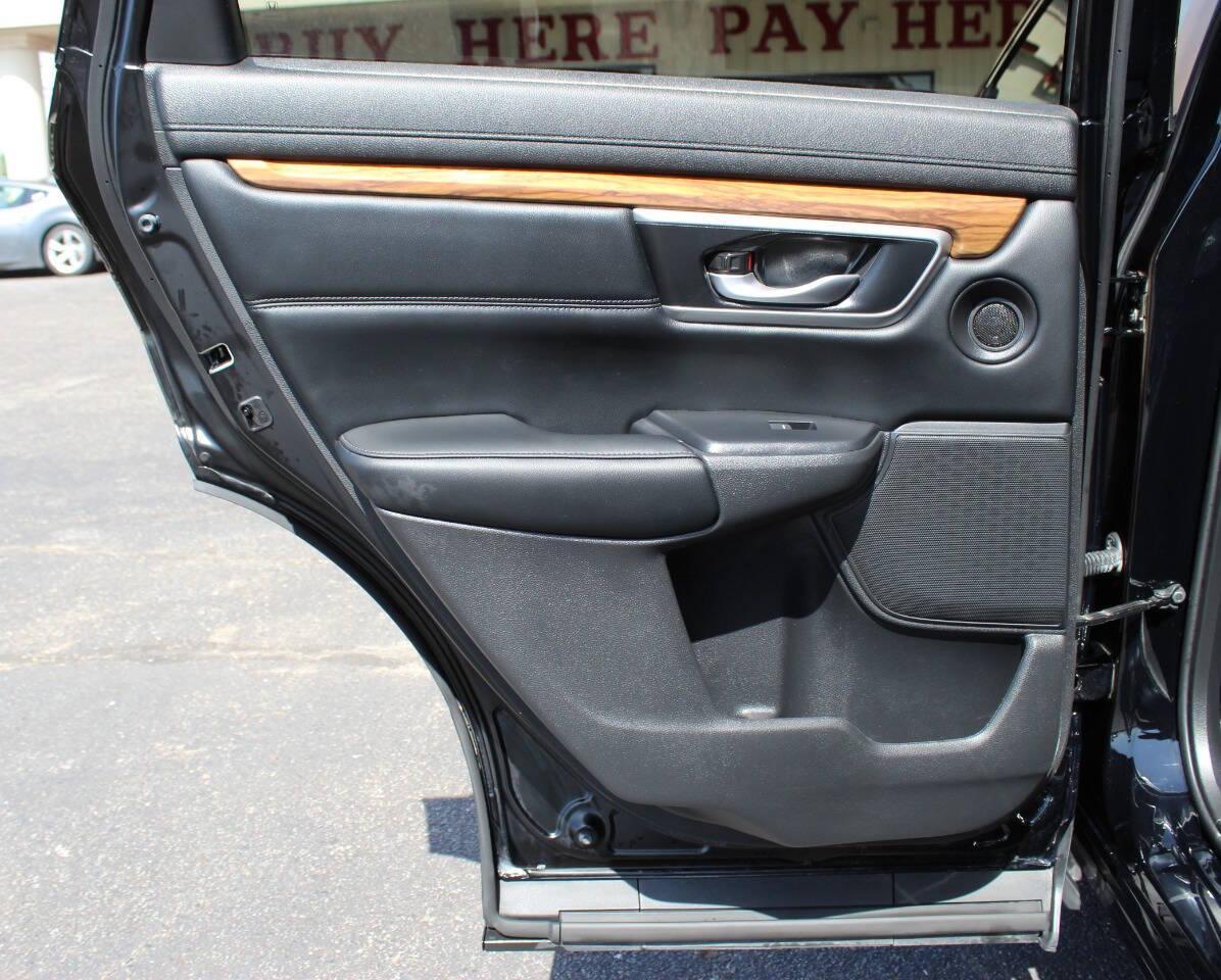 2022 Black Honda CR-V EX-L 2WD (2HKRW1H83NH) with an 1.5L L4 16V DOHC TURBO engine, CVT transmission, located at 4301 NW 39th , Oklahoma City, OK, 73112, (405) 949-5600, 35.512135, -97.598671 - NO DRIVERS LICENCE -NO FULL COVERAGE INSURANCE - NO CREDIT CHECK. COME ON OVER TO SUPERSPORTS, TAKE A LOOK AND TEST DRIVE. PLEASE GIVE US A CALL AT (405) 949-5600. NO LICENCIA DE CONDUCIR - NO SEGURO DE COBERTURA TOTAL - NO VERIFICACION DE CREDITO. VISITENOS EN SUPERSPORTS, MIRE NUESTRO - Photo#14