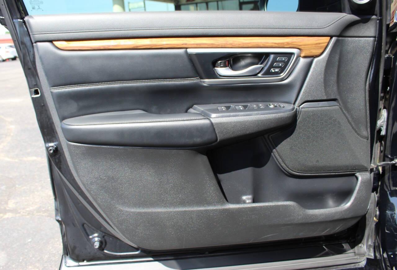 2022 Black Honda CR-V EX-L 2WD (2HKRW1H83NH) with an 1.5L L4 16V DOHC TURBO engine, CVT transmission, located at 4301 NW 39th , Oklahoma City, OK, 73112, (405) 949-5600, 35.512135, -97.598671 - NO DRIVERS LICENCE -NO FULL COVERAGE INSURANCE - NO CREDIT CHECK. COME ON OVER TO SUPERSPORTS, TAKE A LOOK AND TEST DRIVE. PLEASE GIVE US A CALL AT (405) 949-5600. NO LICENCIA DE CONDUCIR - NO SEGURO DE COBERTURA TOTAL - NO VERIFICACION DE CREDITO. VISITENOS EN SUPERSPORTS, MIRE NUESTRO - Photo#16