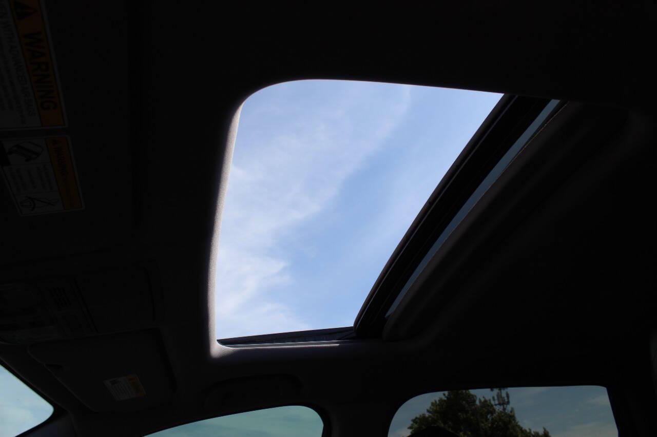 2022 Black Honda CR-V EX-L 2WD (2HKRW1H83NH) with an 1.5L L4 16V DOHC TURBO engine, CVT transmission, located at 4301 NW 39th , Oklahoma City, OK, 73112, (405) 949-5600, 35.512135, -97.598671 - NO DRIVERS LICENCE -NO FULL COVERAGE INSURANCE - NO CREDIT CHECK. COME ON OVER TO SUPERSPORTS, TAKE A LOOK AND TEST DRIVE. PLEASE GIVE US A CALL AT (405) 949-5600. NO LICENCIA DE CONDUCIR - NO SEGURO DE COBERTURA TOTAL - NO VERIFICACION DE CREDITO. VISITENOS EN SUPERSPORTS, MIRE NUESTRO - Photo#18