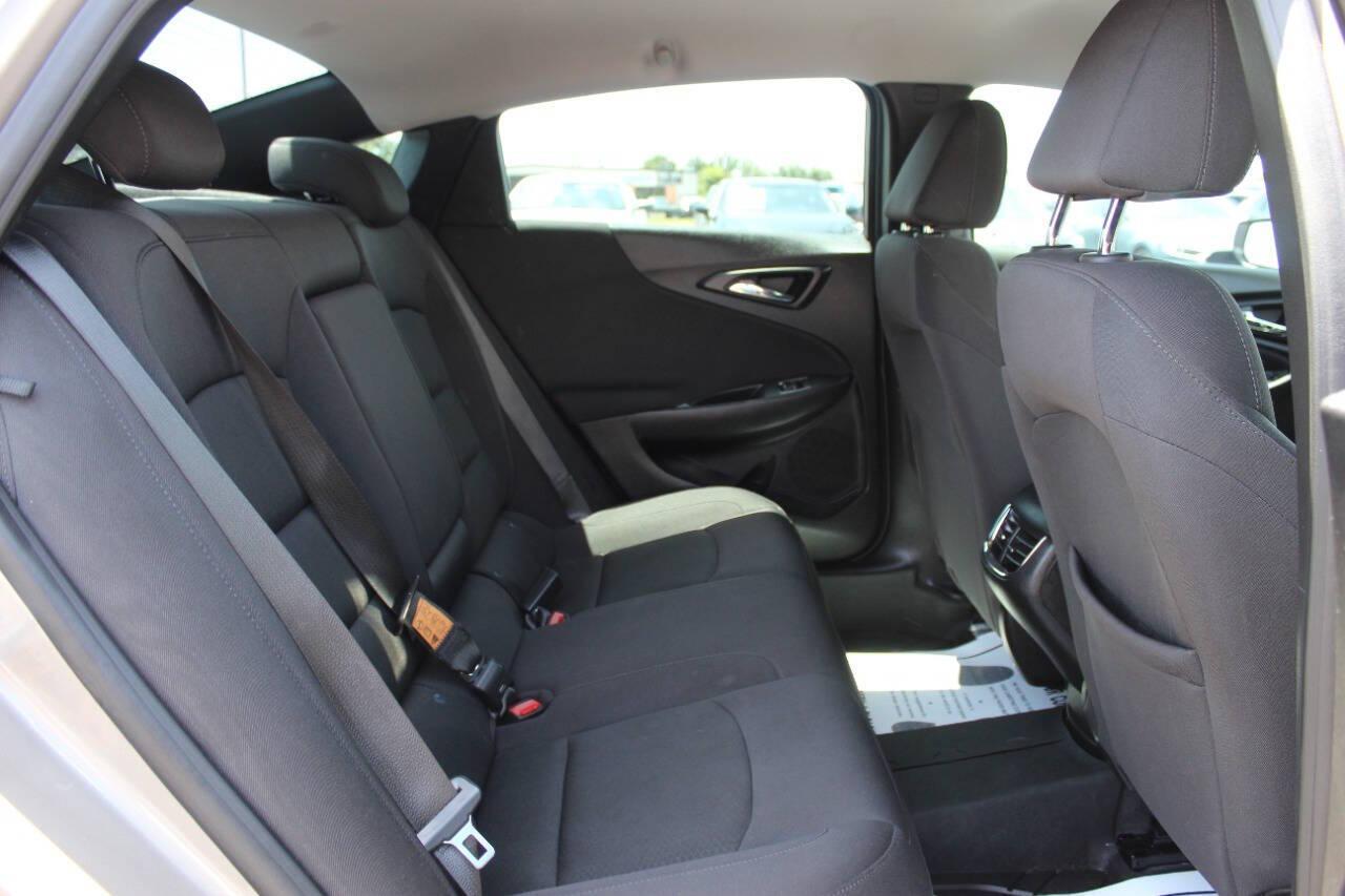 2024 Beige Chevrolet Malibu 1LT (1G1ZD5ST1RF) with an 1.5L L4 DOHC 16V engine, 6A transmission, located at 4301 NW 39th , Oklahoma City, OK, 73112, (405) 949-5600, 35.512135, -97.598671 - NO DRIVERS LICENCE -NO FULL COVERAGE INSURANCE - NO CREDIT CHECK. COME ON OVER TO SUPERSPORTS, TAKE A LOOK AND TEST DRIVE. PLEASE GIVE US A CALL AT (405) 949-5600. NO LICENCIA DE CONDUCIR - NO SEGURO DE COBERTURA TOTAL - NO VERIFICACION DE CREDITO. VISITENOS EN SUPERSPORTS, MIRE NUESTRO - Photo#10