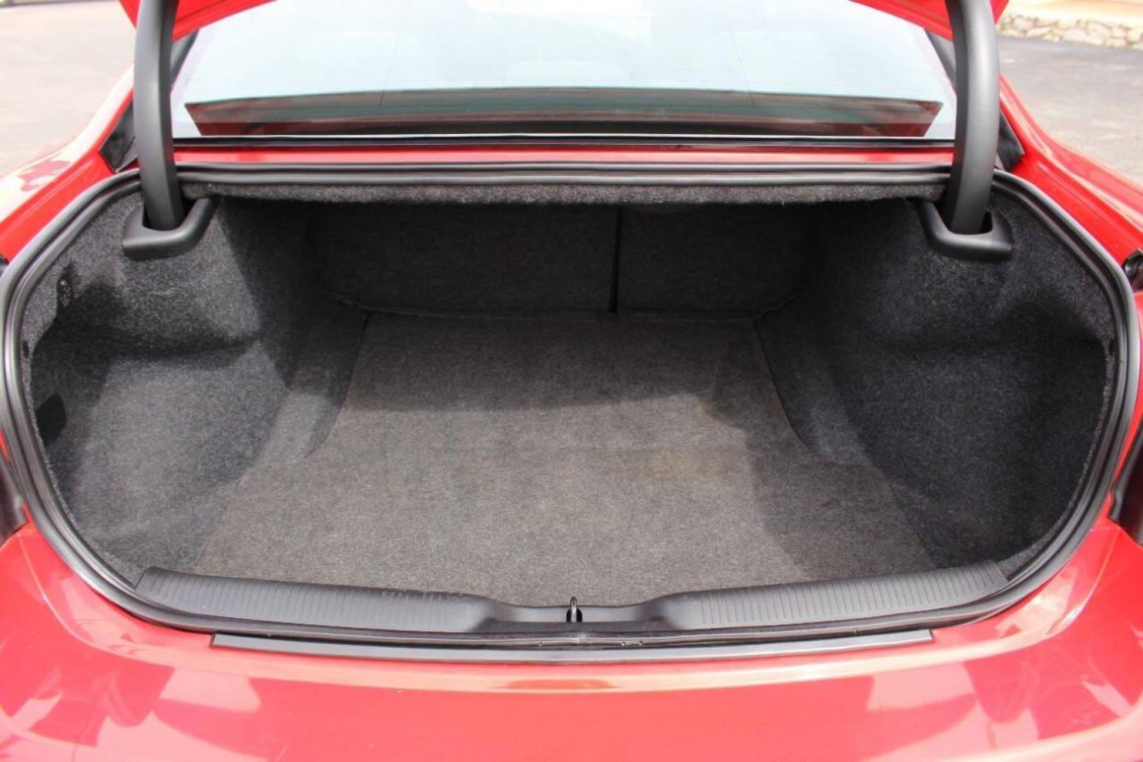 2019 Red Dodge Charger R/T (2C3CDXCTXKH) with an 5.7L V8 OHV 16V engine, 8A transmission, located at 4301 NW 39th , Oklahoma City, OK, 73112, (405) 949-5600, 35.512135, -97.598671 - NO DRIVERS LICENCE -NO FULL COVERAGE INSURANCE - NO CREDIT CHECK. COME ON OVER TO SUPERSPORTS, TAKE A LOOK AND TEST DRIVE. PLEASE GIVE US A CALL AT (405) 949-5600. NO LICENCIA DE CONDUCIR - NO SEGURO DE COBERTURA TOTAL - NO VERIFICACION DE CREDITO. VISITENOS EN SUPERSPORTS, MIRE NUESTRO - Photo#13