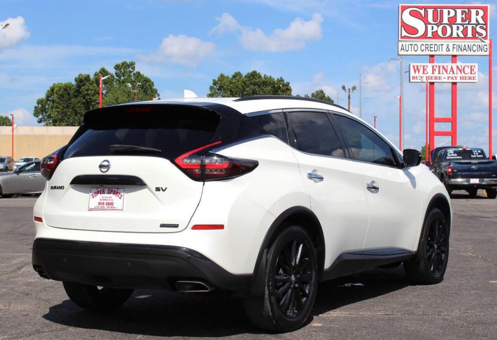 2022 White Nissan Murano SV (5N1AZ2BJ4NC) with an 3.5L V6 DOHC 24V engine, CVT transmission, located at 4301 NW 39th , Oklahoma City, OK, 73112, (405) 949-5600, 35.512135, -97.598671 - Photo#4