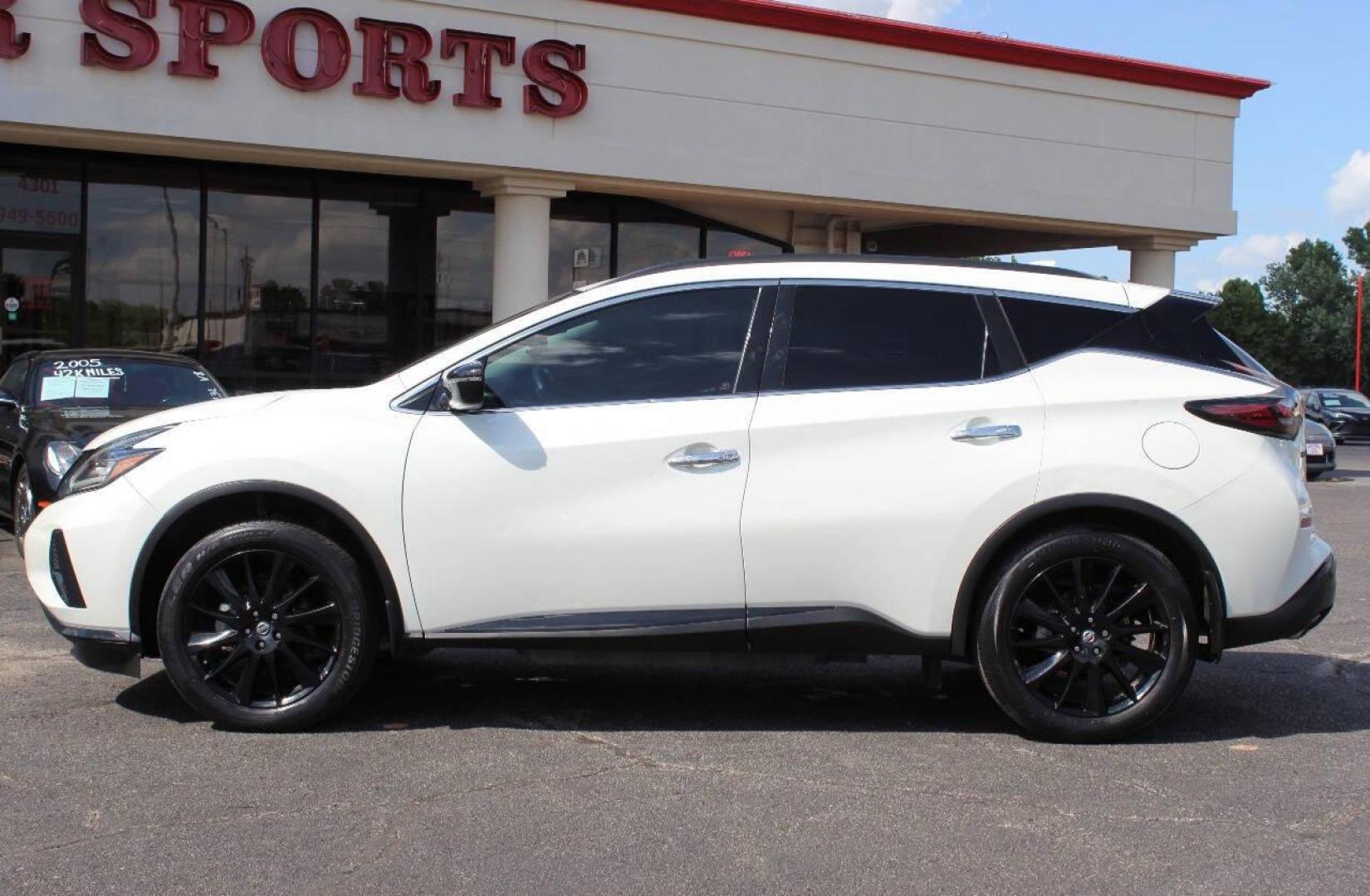 2022 White Nissan Murano SV (5N1AZ2BJ4NC) with an 3.5L V6 DOHC 24V engine, CVT transmission, located at 4301 NW 39th , Oklahoma City, OK, 73112, (405) 949-5600, 35.512135, -97.598671 - Photo#6
