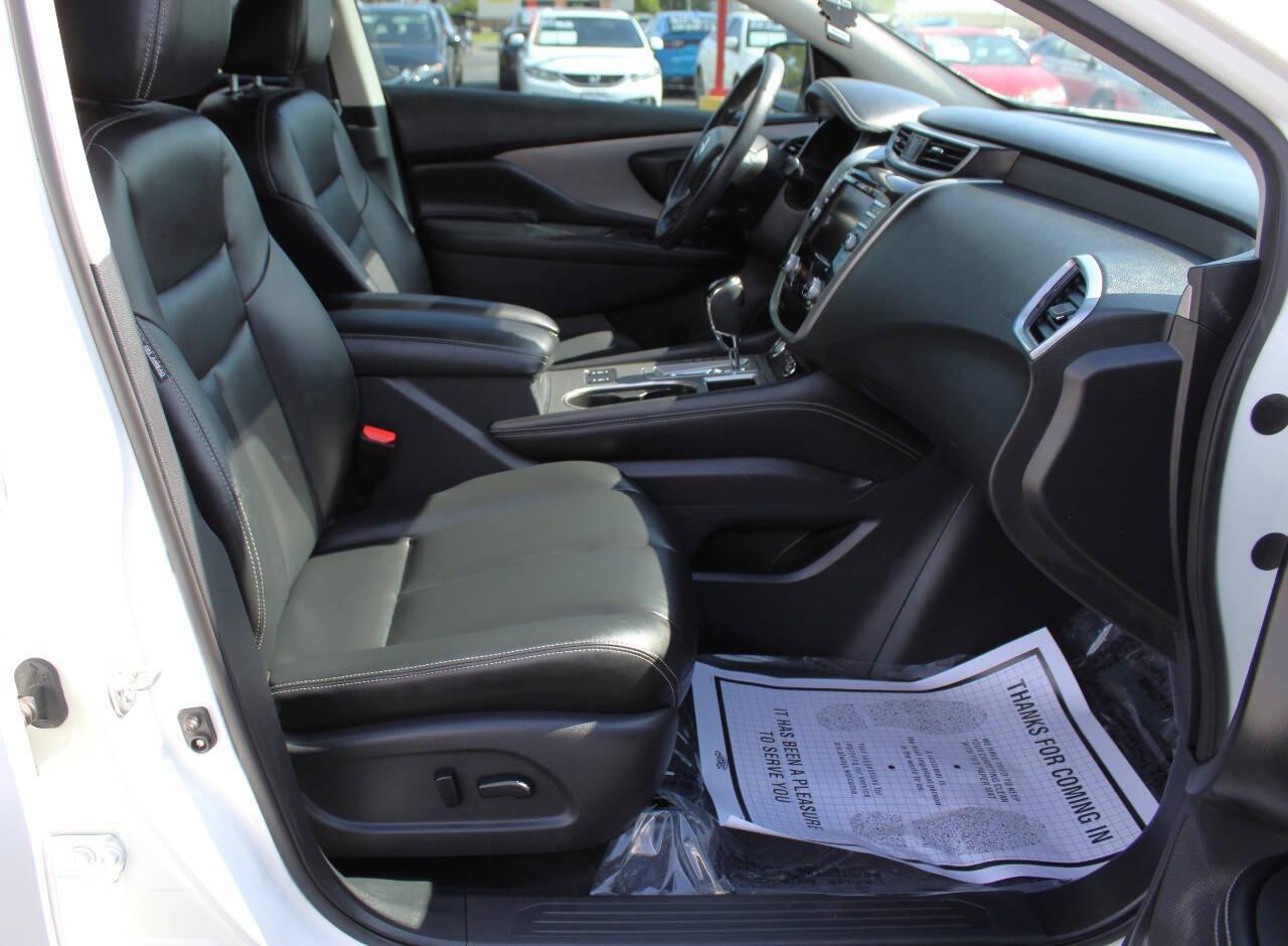 2022 White Nissan Murano SV (5N1AZ2BJ4NC) with an 3.5L V6 3.5L V6 engine, CVT 7-Speed transmission, located at 4301 NW 39th , Oklahoma City, OK, 73112, (405) 949-5600, 35.512135, -97.598671 - NO DRIVERS LICENCE -NO FULL COVERAGE INSURANCE - NO CREDIT CHECK. COME ON OVER TO SUPERSPORTS, TAKE A LOOK AND TEST DRIVE. PLEASE GIVE US A CALL AT (405) 949-5600. NO LICENCIA DE CONDUCIR - NO SEGURO DE COBERTURA TOTAL - NO VERIFICACION DE CREDITO. VISITENOS EN SUPERSPORTS, MIRE NUESTRO - Photo#8