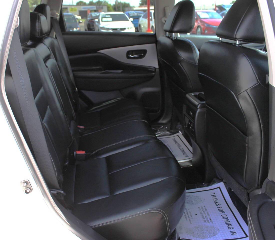 2022 White Nissan Murano SV (5N1AZ2BJ4NC) with an 3.5L V6 3.5L V6 engine, CVT 7-Speed transmission, located at 4301 NW 39th , Oklahoma City, OK, 73112, (405) 949-5600, 35.512135, -97.598671 - NO DRIVERS LICENCE -NO FULL COVERAGE INSURANCE - NO CREDIT CHECK. COME ON OVER TO SUPERSPORTS, TAKE A LOOK AND TEST DRIVE. PLEASE GIVE US A CALL AT (405) 949-5600. NO LICENCIA DE CONDUCIR - NO SEGURO DE COBERTURA TOTAL - NO VERIFICACION DE CREDITO. VISITENOS EN SUPERSPORTS, MIRE NUESTRO - Photo#10