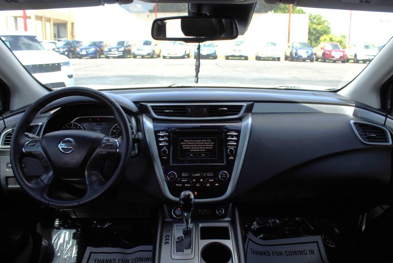 2022 White Nissan Murano SV (5N1AZ2BJ4NC) with an 3.5L V6 3.5L V6 engine, CVT 7-Speed transmission, located at 4301 NW 39th , Oklahoma City, OK, 73112, (405) 949-5600, 35.512135, -97.598671 - NO DRIVERS LICENCE -NO FULL COVERAGE INSURANCE - NO CREDIT CHECK. COME ON OVER TO SUPERSPORTS, TAKE A LOOK AND TEST DRIVE. PLEASE GIVE US A CALL AT (405) 949-5600. NO LICENCIA DE CONDUCIR - NO SEGURO DE COBERTURA TOTAL - NO VERIFICACION DE CREDITO. VISITENOS EN SUPERSPORTS, MIRE NUESTRO - Photo#18