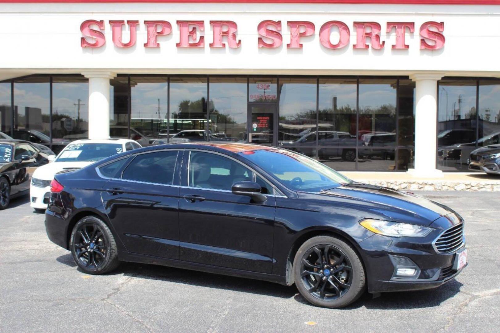2019 Black Ford Fusion SE (3FA6P0HD6KR) with an 1.5L L4 DOHC 16V engine, 6A transmission, located at 4301 NW 39th , Oklahoma City, OK, 73112, (405) 949-5600, 35.512135, -97.598671 - NO DRIVERS LICENCE -NO FULL COVERAGE INSURANCE - NO CREDIT CHECK. COME ON OVER TO SUPERSPORTS, TAKE A LOOK AND TEST DRIVE. PLEASE GIVE US A CALL AT (405) 949-5600. NO LICENCIA DE CONDUCIR - NO SEGURO DE COBERTURA TOTAL - NO VERIFICACION DE CREDITO. VISITENOS EN SUPERSPORTS, MIRE NUESTRO - Photo#0