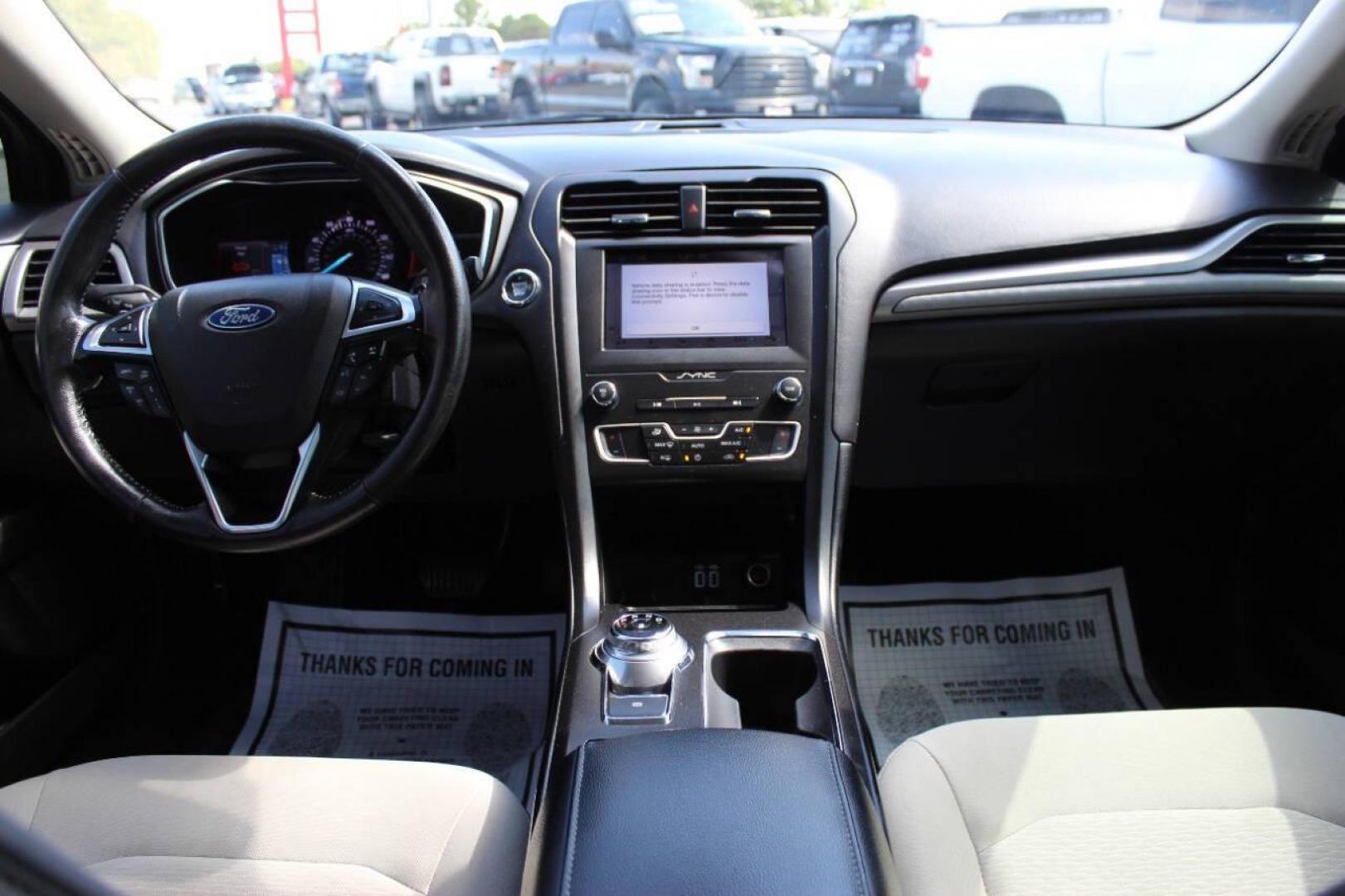 2019 Black Ford Fusion SE (3FA6P0HD6KR) with an 1.5L L4 DOHC 16V engine, 6A transmission, located at 4301 NW 39th , Oklahoma City, OK, 73112, (405) 949-5600, 35.512135, -97.598671 - NO DRIVERS LICENCE -NO FULL COVERAGE INSURANCE - NO CREDIT CHECK. COME ON OVER TO SUPERSPORTS, TAKE A LOOK AND TEST DRIVE. PLEASE GIVE US A CALL AT (405) 949-5600. NO LICENCIA DE CONDUCIR - NO SEGURO DE COBERTURA TOTAL - NO VERIFICACION DE CREDITO. VISITENOS EN SUPERSPORTS, MIRE NUESTRO - Photo#16