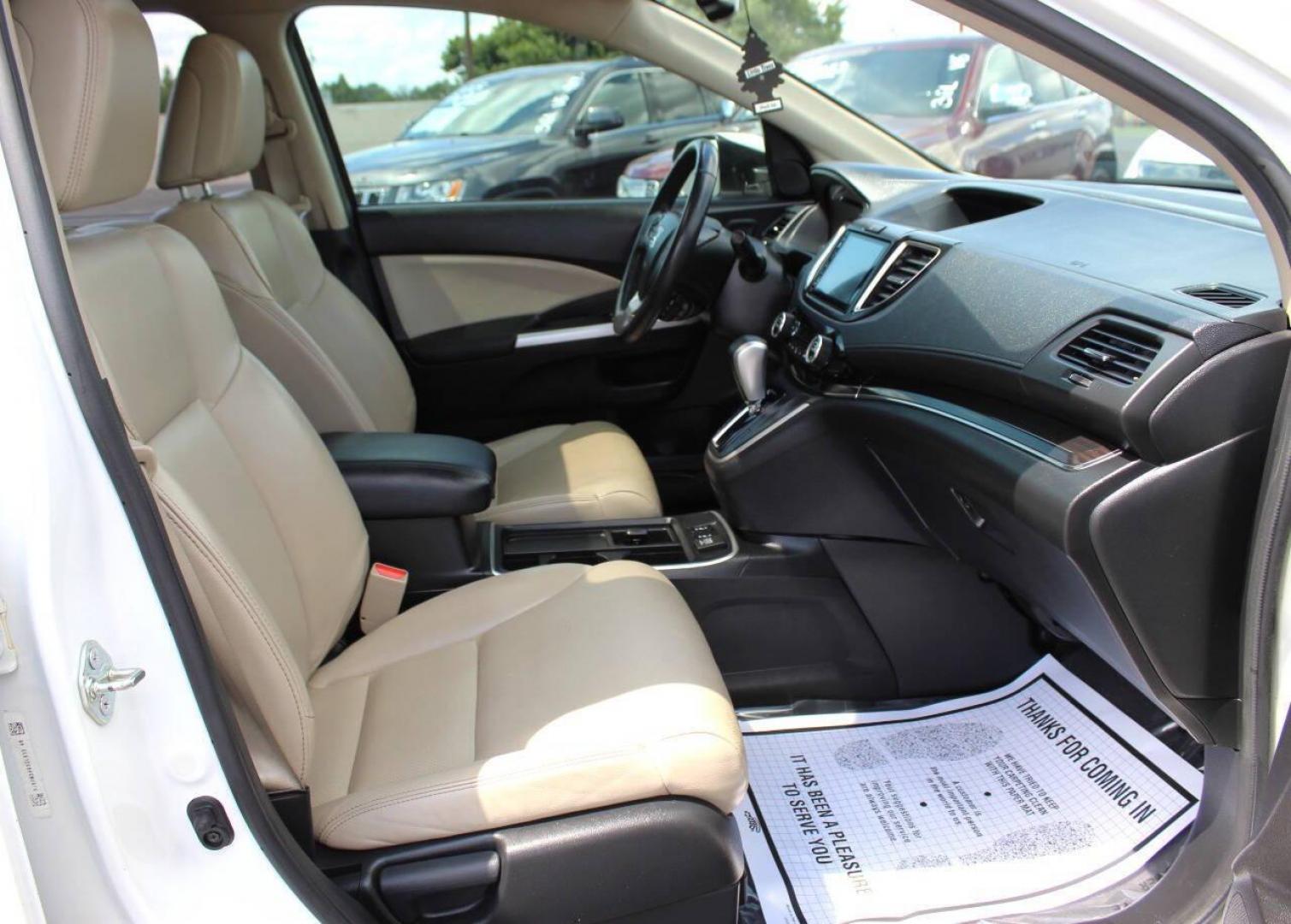 2016 White Honda CR-V Touring 2WD (5J6RM3H93GL) with an 2.4L L4 DOHC 16V engine, CVT transmission, located at 4301 NW 39th , Oklahoma City, OK, 73112, (405) 949-5600, 35.512135, -97.598671 - NO DRIVERS LICENCE -NO FULL COVERAGE INSURANCE - NO CREDIT CHECK. COME ON OVER TO SUPERSPORTS, TAKE A LOOK AND TEST DRIVE. PLEASE GIVE US A CALL AT (405) 949-5600. NO LICENCIA DE CONDUCIR - NO SEGURO DE COBERTURA TOTAL - NO VERIFICACION DE CREDITO. VISITENOS EN SUPERSPORTS, MIRE - Photo#9