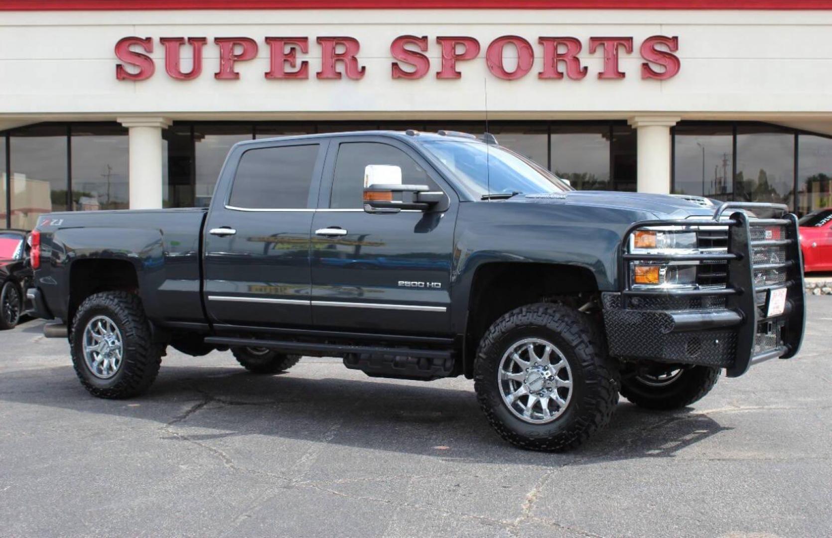 2018 Charcoal Chevrolet Silverado 2500HD LTZ Crew Cab 4WD (1GC1KWEY3JF) with an 6.6L V8 OHV 32V TURBO DIESEL engine, 6A transmission, located at 4301 NW 39th , Oklahoma City, OK, 73112, (405) 949-5600, 35.512135, -97.598671 - NO DRIVERS LICENCE -NO FULL COVERAGE INSURANCE - NO CREDIT CHECK. COME ON OVER TO SUPERSPORTS, TAKE A LOOK AND TEST DRIVE. PLEASE GIVE US A CALL AT (405) 949-5600. NO LICENCIA DE CONDUCIR - NO SEGURO DE COBERTURA TOTAL - NO VERIFICACION DE CREDITO. VISITENOS EN SUPERSPORTS, MIRE N - Photo#1