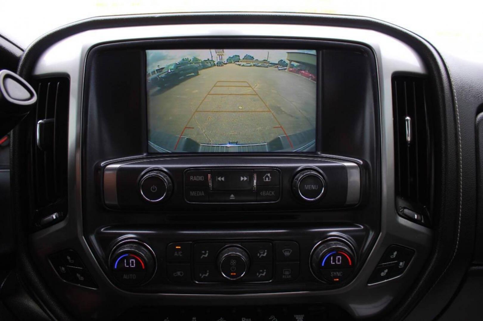 2018 Charcoal Chevrolet Silverado 2500HD LTZ Crew Cab 4WD (1GC1KWEY3JF) with an 6.6L V8 OHV 32V TURBO DIESEL engine, 6A transmission, located at 4301 NW 39th , Oklahoma City, OK, 73112, (405) 949-5600, 35.512135, -97.598671 - NO DRIVERS LICENCE -NO FULL COVERAGE INSURANCE - NO CREDIT CHECK. COME ON OVER TO SUPERSPORTS, TAKE A LOOK AND TEST DRIVE. PLEASE GIVE US A CALL AT (405) 949-5600. NO LICENCIA DE CONDUCIR - NO SEGURO DE COBERTURA TOTAL - NO VERIFICACION DE CREDITO. VISITENOS EN SUPERSPORTS, MIRE N - Photo#18