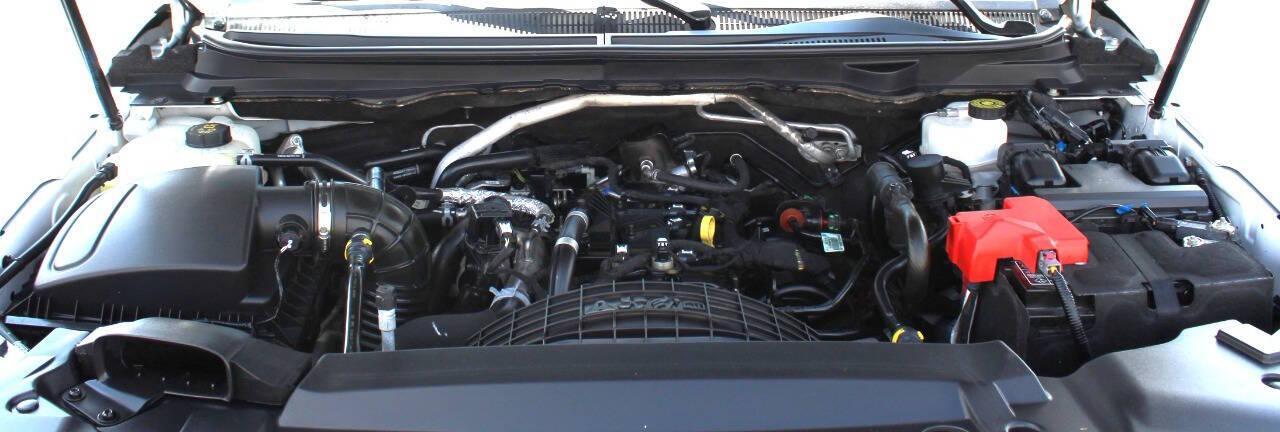 2020 White Ford Ranger XL SuperCab 2WD (1FTER1EH8LL) with an 2.3L I4 Turbocharger 2.3L I4 engine, Automatic 10-Speed transmission, located at 4301 NW 39th , Oklahoma City, OK, 73112, (405) 949-5600, 35.512135, -97.598671 - NO DRIVERS LICENCE -NO FULL COVERAGE INSURANCE - NO CREDIT CHECK. COME ON OVER TO SUPERSPORTS, TAKE A LOOK AND TEST DRIVE. PLEASE GIVE US A CALL AT (405) 949-5600. NO LICENCIA DE CONDUCIR - NO SEGURO DE COBERTURA TOTAL - NO VERIFICACION DE CREDITO. VISITENOS EN SUPERSPORTS, MIRE - Photo#7