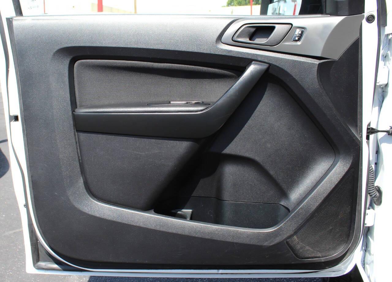 2020 White Ford Ranger XL SuperCab 2WD (1FTER1EH8LL) with an 2.3L I4 Turbocharger 2.3L I4 engine, Automatic 10-Speed transmission, located at 4301 NW 39th , Oklahoma City, OK, 73112, (405) 949-5600, 35.512135, -97.598671 - NO DRIVERS LICENCE -NO FULL COVERAGE INSURANCE - NO CREDIT CHECK. COME ON OVER TO SUPERSPORTS, TAKE A LOOK AND TEST DRIVE. PLEASE GIVE US A CALL AT (405) 949-5600. NO LICENCIA DE CONDUCIR - NO SEGURO DE COBERTURA TOTAL - NO VERIFICACION DE CREDITO. VISITENOS EN SUPERSPORTS, MIRE - Photo#13