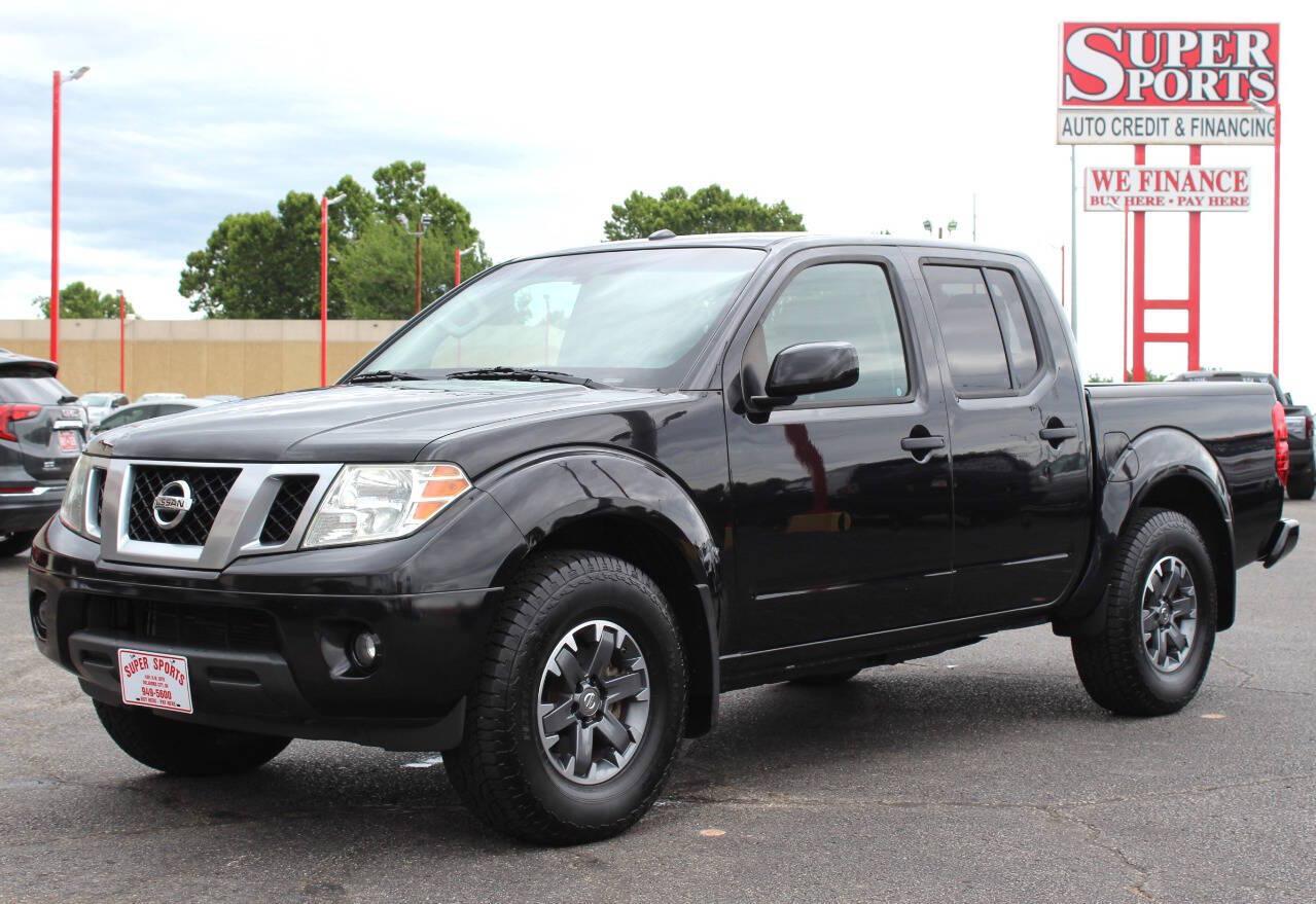 2018 Black Nissan Frontier SL Crew Cab 5AT 4WD (1N6AD0EV2JN) with an 4.0L V6 4.0L V6 engine, Automatic 5-Speed transmission, located at 4301 NW 39th , Oklahoma City, OK, 73112, (405) 949-5600, 35.512135, -97.598671 - Hablamos espanol. SPEND SMART --- BUY FROM SUPER SPORTS. ALL PRICES, DOWN PAYMENTS, PAYMENTS, AND FINANCE TERMS ARE NEGOTIABLE AT THE TIME OF APPROVAL. WE WILL WORK WITH YOU TO FIT YOUR BUDGET. WE WILL EVEN LOWER AND ADJUST THE NUMBERS TO HELP MAKE THE VEHICLE MORE AFFORDABLE FOR YOU.- Photo#6