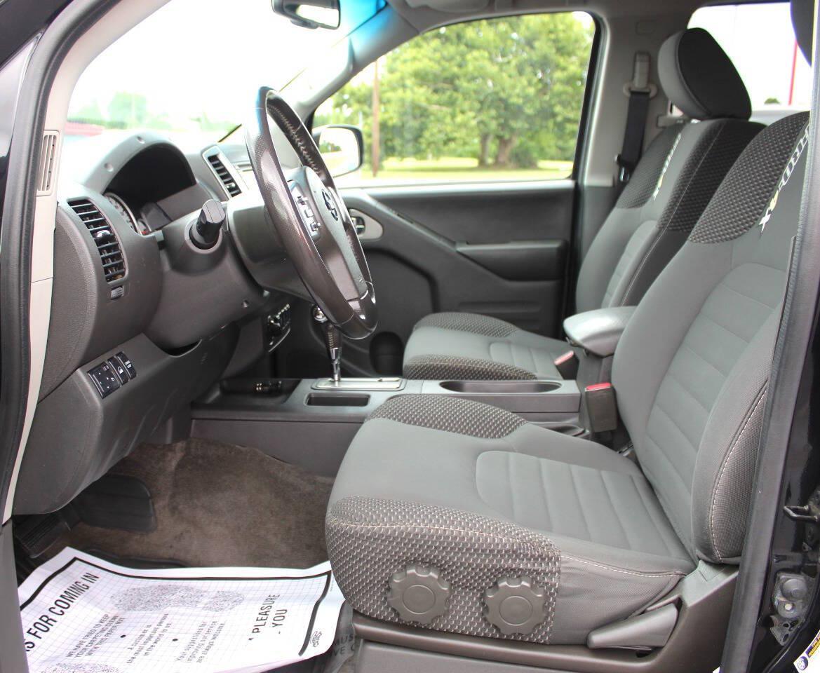 2018 Black Nissan Frontier SL Crew Cab 5AT 4WD (1N6AD0EV2JN) with an 4.0L V6 4.0L V6 engine, Automatic 5-Speed transmission, located at 4301 NW 39th , Oklahoma City, OK, 73112, (405) 949-5600, 35.512135, -97.598671 - Hablamos espanol. SPEND SMART --- BUY FROM SUPER SPORTS. ALL PRICES, DOWN PAYMENTS, PAYMENTS, AND FINANCE TERMS ARE NEGOTIABLE AT THE TIME OF APPROVAL. WE WILL WORK WITH YOU TO FIT YOUR BUDGET. WE WILL EVEN LOWER AND ADJUST THE NUMBERS TO HELP MAKE THE VEHICLE MORE AFFORDABLE FOR YOU.- Photo#15