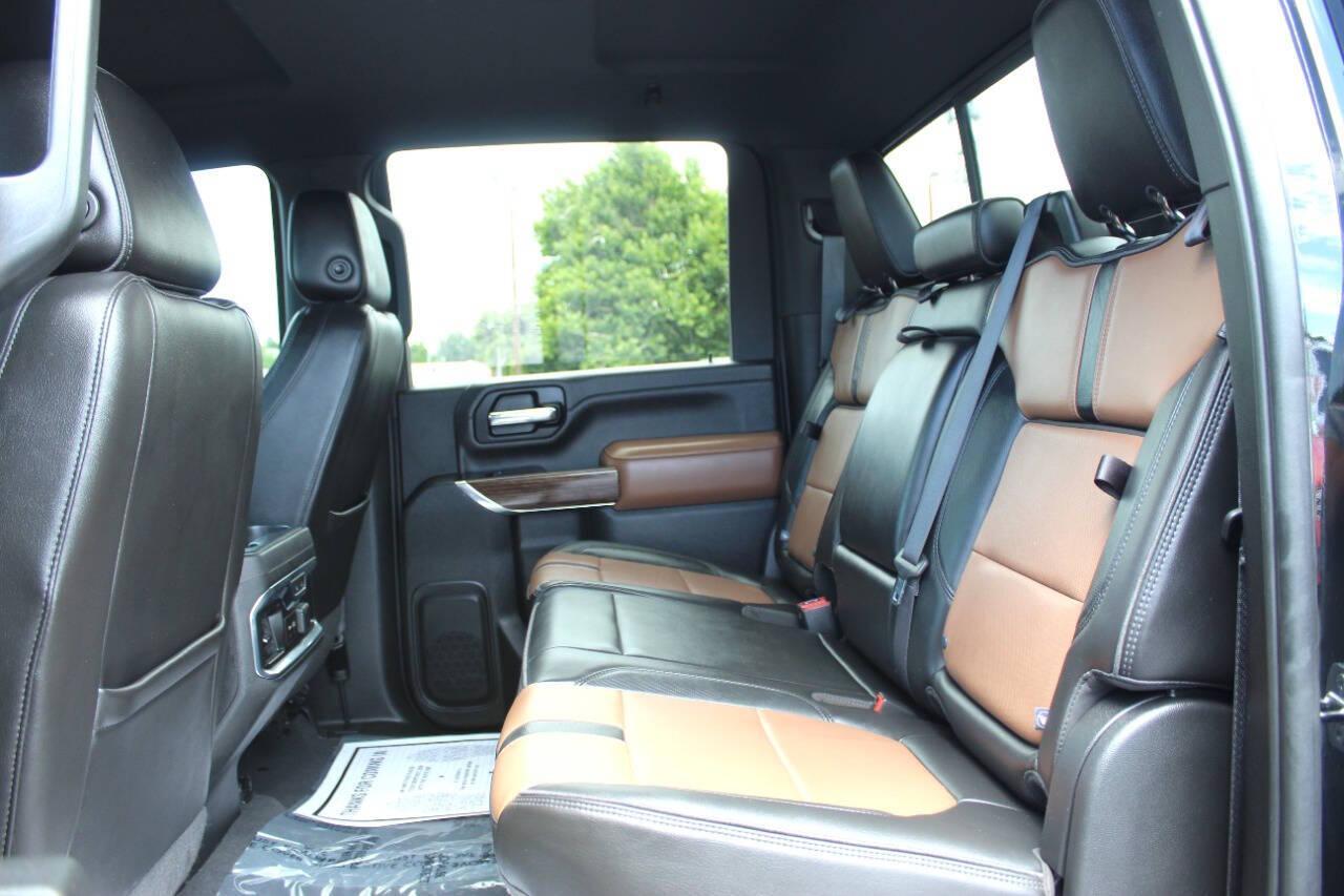 2020 Black Chevrolet Silverado 2500HD High Country Crew Cab Long Box 4WD (1GC4YREY4LF) with an 6.6L V8 OHV 16V DIESEL engine, 6A transmission, located at 4301 NW 39th , Oklahoma City, OK, 73112, (405) 949-5600, 35.512135, -97.598671 - NO DRIVERS LICENCE -NO FULL COVERAGE INSURANCE - NO CREDIT CHECK. COME ON OVER TO SUPERSPORTS, TAKE A LOOK AND TEST DRIVE. PLEASE GIVE US A CALL AT (405) 949-5600. NO LICENCIA DE CONDUCIR - NO SEGURO DE COBERTURA TOTAL - NO VERIFICACION DE CREDITO. VISITENOS EN SUPERSPORTS, MIRE - Photo#13