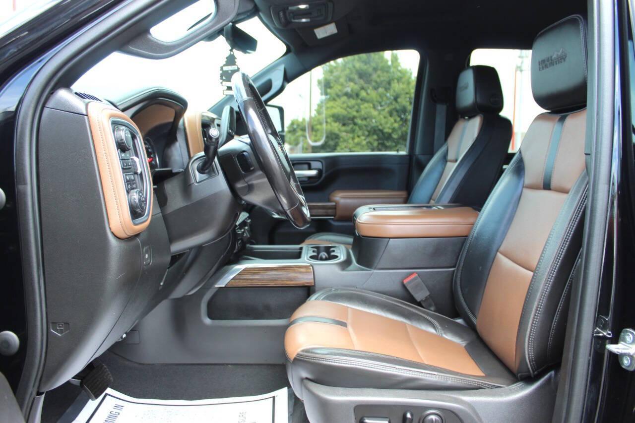 2020 Black Chevrolet Silverado 2500HD High Country Crew Cab Long Box 4WD (1GC4YREY4LF) with an 6.6L V8 OHV 16V DIESEL engine, 6A transmission, located at 4301 NW 39th , Oklahoma City, OK, 73112, (405) 949-5600, 35.512135, -97.598671 - NO DRIVERS LICENCE -NO FULL COVERAGE INSURANCE - NO CREDIT CHECK. COME ON OVER TO SUPERSPORTS, TAKE A LOOK AND TEST DRIVE. PLEASE GIVE US A CALL AT (405) 949-5600. NO LICENCIA DE CONDUCIR - NO SEGURO DE COBERTURA TOTAL - NO VERIFICACION DE CREDITO. VISITENOS EN SUPERSPORTS, MIRE - Photo#15