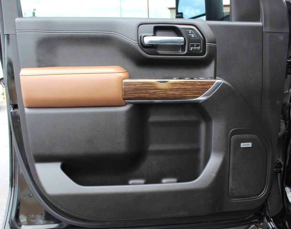 2020 Black Chevrolet Silverado 2500HD High Country Crew Cab Long Box 4WD (1GC4YREY4LF) with an 6.6L V8 OHV 16V DIESEL engine, 6A transmission, located at 4301 NW 39th , Oklahoma City, OK, 73112, (405) 949-5600, 35.512135, -97.598671 - NO DRIVERS LICENCE -NO FULL COVERAGE INSURANCE - NO CREDIT CHECK. COME ON OVER TO SUPERSPORTS, TAKE A LOOK AND TEST DRIVE. PLEASE GIVE US A CALL AT (405) 949-5600. NO LICENCIA DE CONDUCIR - NO SEGURO DE COBERTURA TOTAL - NO VERIFICACION DE CREDITO. VISITENOS EN SUPERSPORTS, MIRE - Photo#16