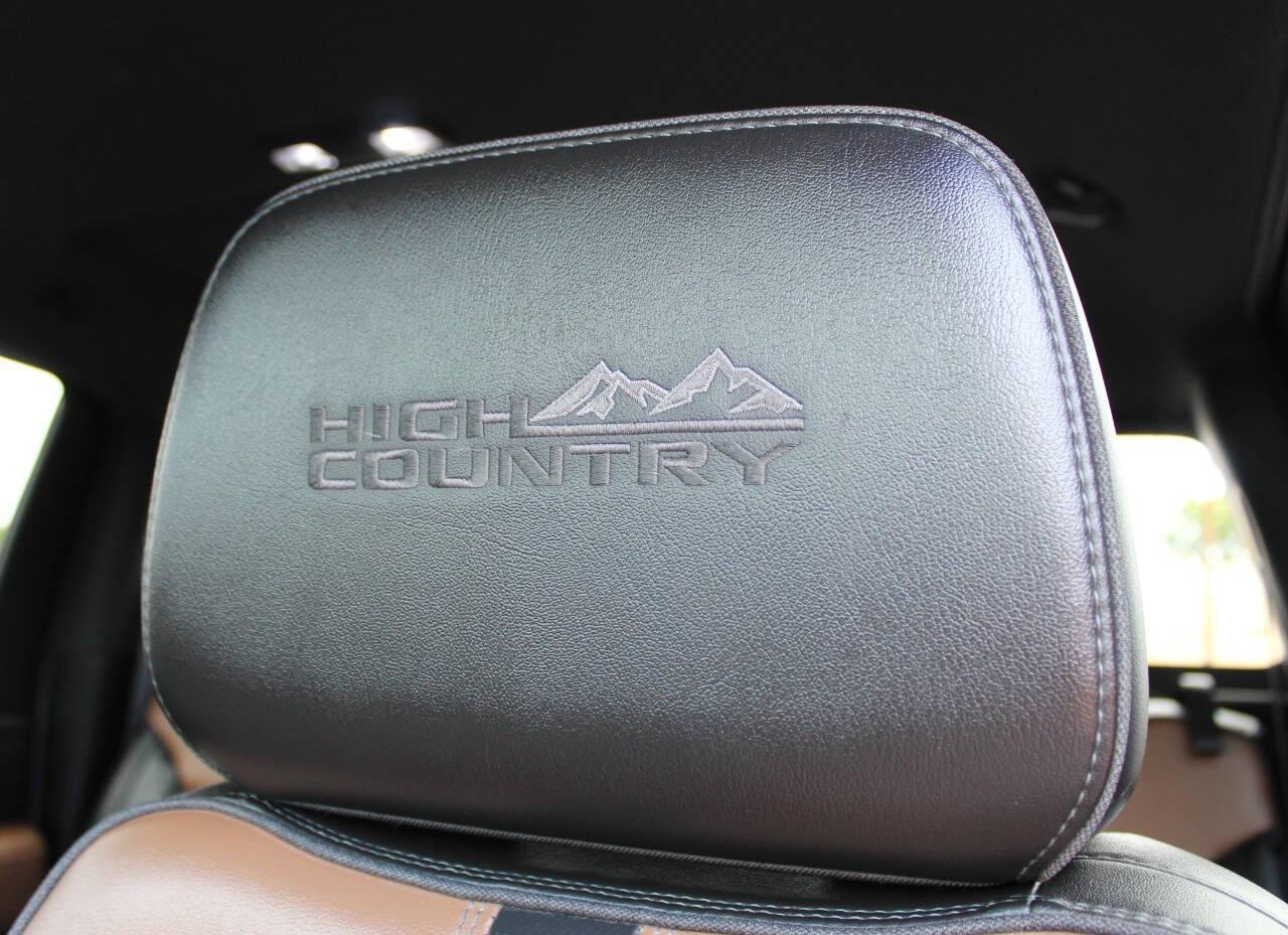 2020 Black Chevrolet Silverado 2500HD High Country Crew Cab Long Box 4WD (1GC4YREY4LF) with an 6.6L V8 OHV 16V DIESEL engine, 6A transmission, located at 4301 NW 39th , Oklahoma City, OK, 73112, (405) 949-5600, 35.512135, -97.598671 - NO DRIVERS LICENCE -NO FULL COVERAGE INSURANCE - NO CREDIT CHECK. COME ON OVER TO SUPERSPORTS, TAKE A LOOK AND TEST DRIVE. PLEASE GIVE US A CALL AT (405) 949-5600. NO LICENCIA DE CONDUCIR - NO SEGURO DE COBERTURA TOTAL - NO VERIFICACION DE CREDITO. VISITENOS EN SUPERSPORTS, MIRE - Photo#22