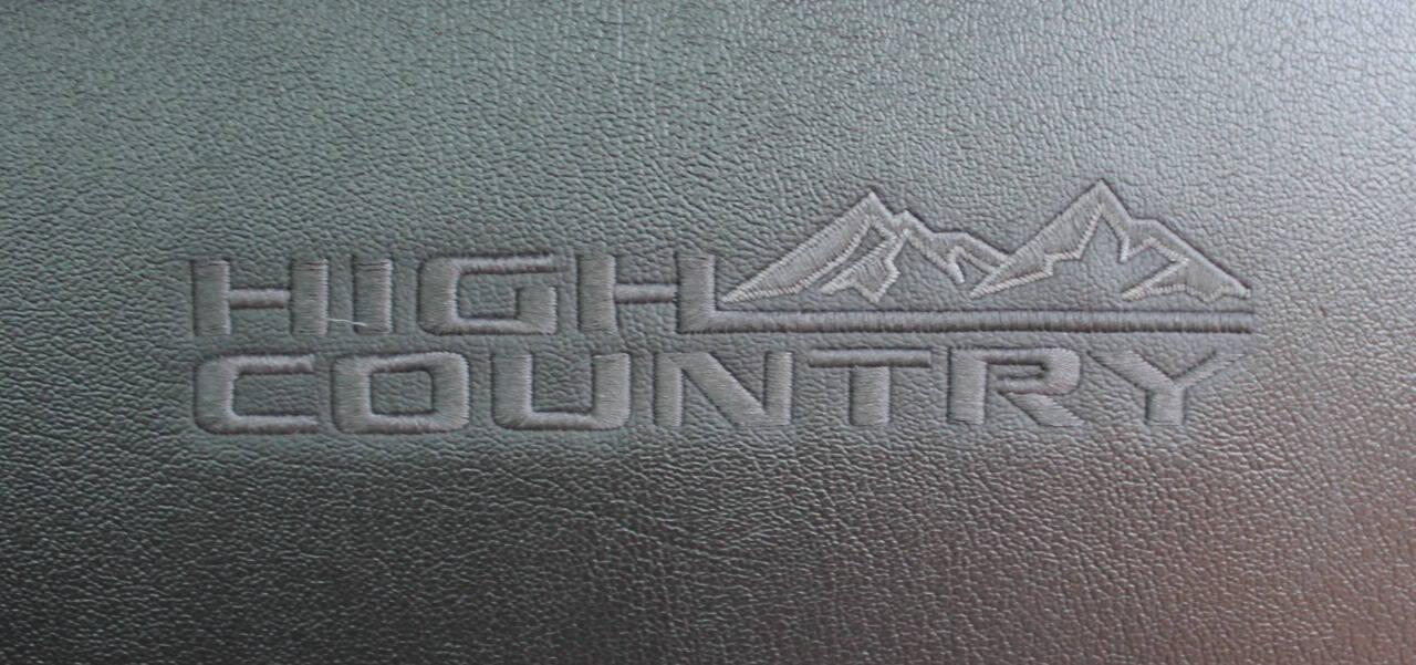 2020 Black Chevrolet Silverado 2500HD High Country Crew Cab Long Box 4WD (1GC4YREY4LF) with an 6.6L V8 OHV 16V DIESEL engine, 6A transmission, located at 4301 NW 39th , Oklahoma City, OK, 73112, (405) 949-5600, 35.512135, -97.598671 - NO DRIVERS LICENCE -NO FULL COVERAGE INSURANCE - NO CREDIT CHECK. COME ON OVER TO SUPERSPORTS, TAKE A LOOK AND TEST DRIVE. PLEASE GIVE US A CALL AT (405) 949-5600. NO LICENCIA DE CONDUCIR - NO SEGURO DE COBERTURA TOTAL - NO VERIFICACION DE CREDITO. VISITENOS EN SUPERSPORTS, MIRE - Photo#23