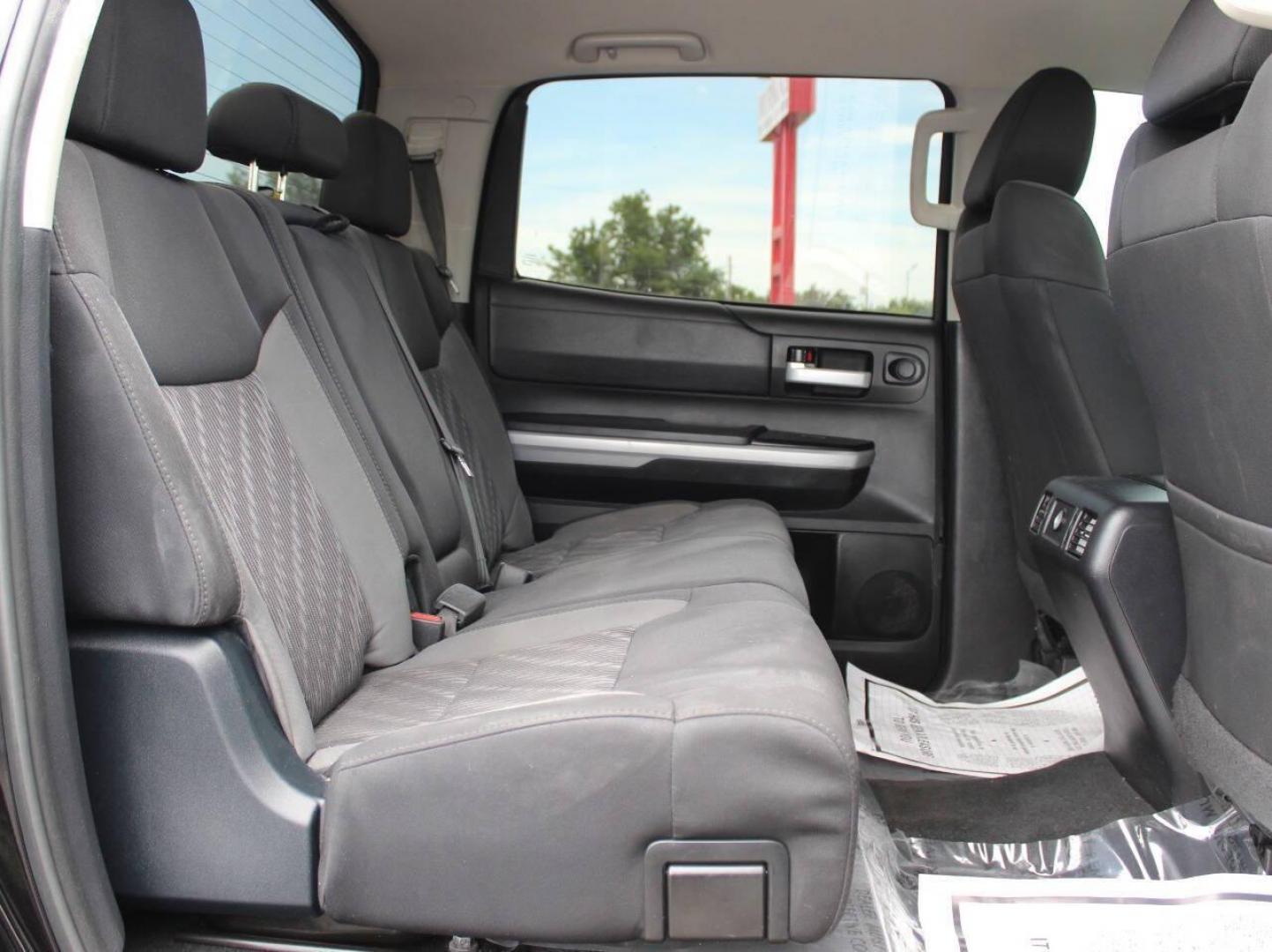 2018 Black Toyota Tundra SR5 5.7L V8 CrewMax 4WD (5TFDY5F11JX) with an 5.7L V8 5.7L V8 engine, Automatic 6-Speed transmission, located at 4301 NW 39th , Oklahoma City, OK, 73112, (405) 949-5600, 35.512135, -97.598671 - NO DRIVERS LICENCE -NO FULL COVERAGE INSURANCE - NO CREDIT CHECK. COME ON OVER TO SUPERSPORTS, TAKE A LOOK AND TEST DRIVE. PLEASE GIVE US A CALL AT (405) 949-5600. NO LICENCIA DE CONDUCIR - NO SEGURO DE COBERTURA TOTAL - NO VERIFICACION DE CREDITO. VISITENOS EN SUPERSPORTS, MIRE - Photo#10