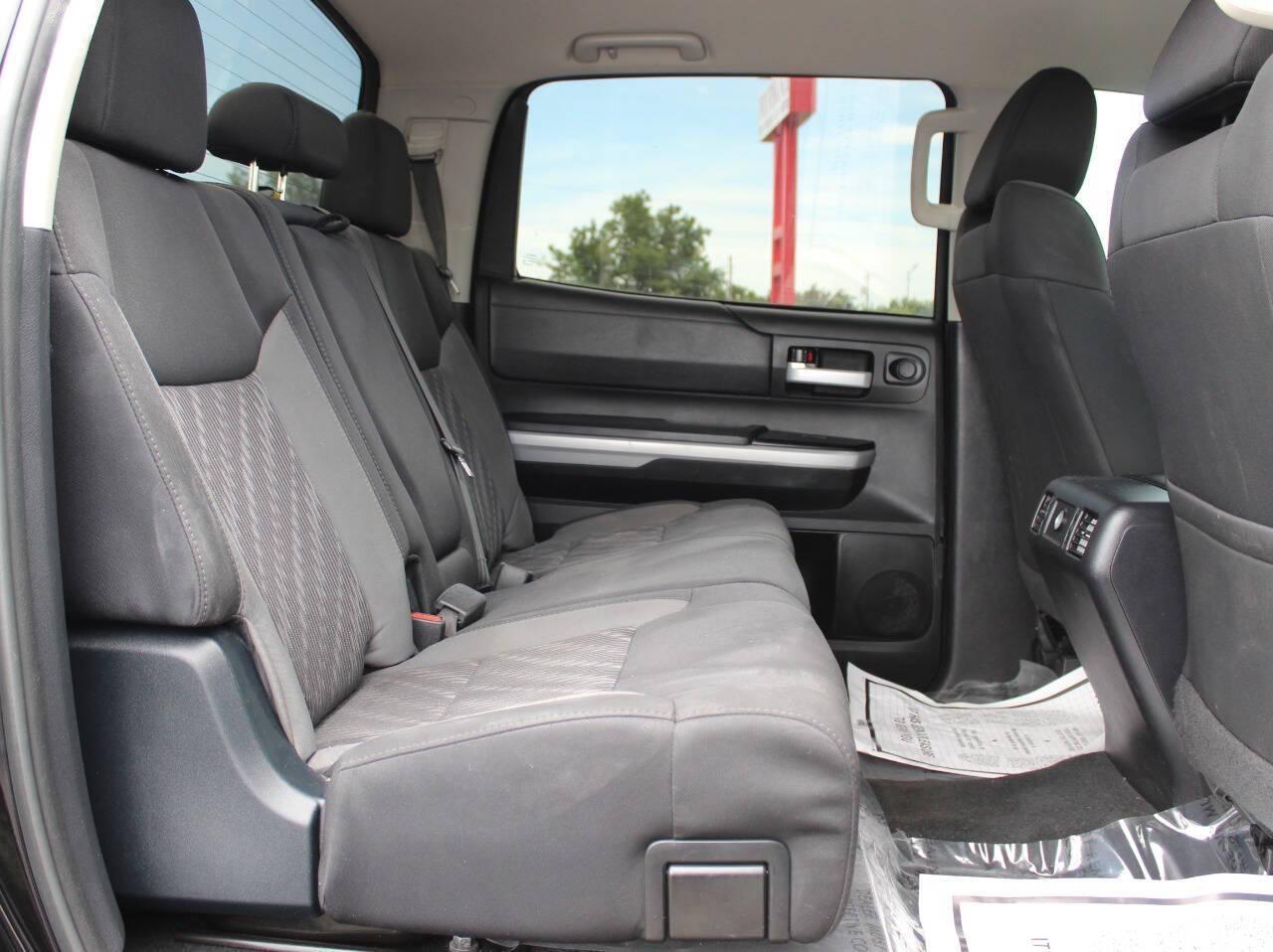 2018 Black Toyota Tundra SR5 5.7L V8 CrewMax 4WD (5TFDY5F11JX) with an 5.7L V8 DOHC 32V engine, 6A transmission, located at 4301 NW 39th , Oklahoma City, OK, 73112, (405) 949-5600, 35.512135, -97.598671 - NO DRIVERS LICENCE -NO FULL COVERAGE INSURANCE - NO CREDIT CHECK. COME ON OVER TO SUPERSPORTS, TAKE A LOOK AND TEST DRIVE. PLEASE GIVE US A CALL AT (405) 949-5600. NO LICENCIA DE CONDUCIR - NO SEGURO DE COBERTURA TOTAL - NO VERIFICACION DE CREDITO. VISITENOS EN SUPERSPORTS, MIRE - Photo#10