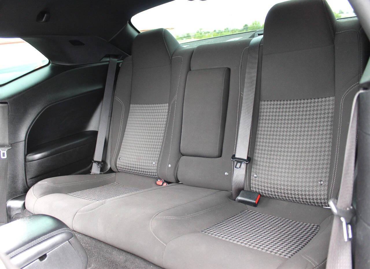 2021 Silver Dodge Challenger SXT (2C3CDZAG1MH) with an 3.6L V6 DOHC 24V engine, 8A transmission, located at 4301 NW 39th , Oklahoma City, OK, 73112, (405) 949-5600, 35.512135, -97.598671 - NO DRIVERS LICENCE -NO FULL COVERAGE INSURANCE - NO CREDIT CHECK. COME ON OVER TO SUPERSPORTS, TAKE A LOOK AND TEST DRIVE. PLEASE GIVE US A CALL AT (405) 949-5600. NO LICENCIA DE CONDUCIR - NO SEGURO DE COBERTURA TOTAL - NO VERIFICACION DE CREDITO. VISITENOS EN SUPERSPORTS, MIRE NUESTR - Photo#11