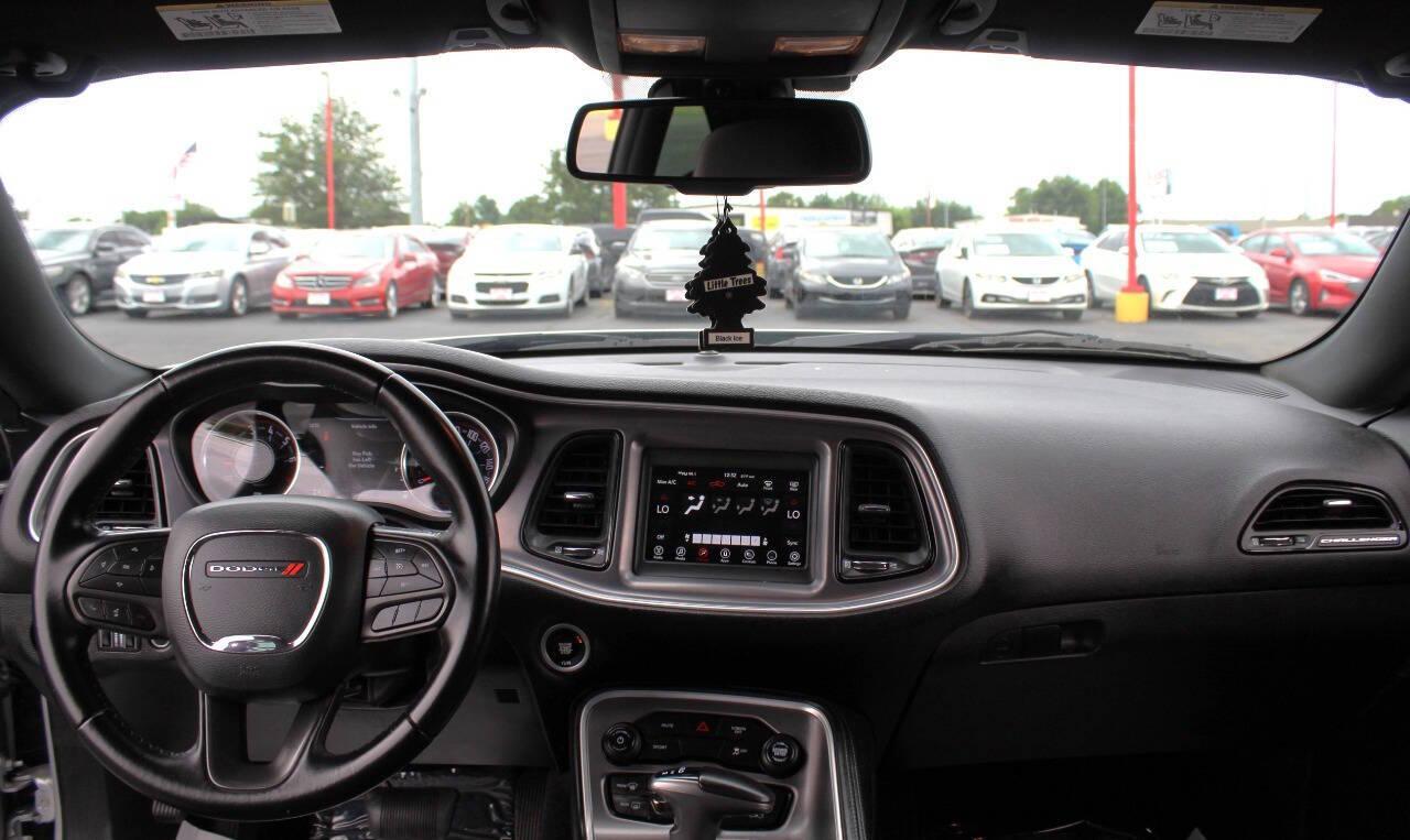 2021 Silver Dodge Challenger SXT (2C3CDZAG1MH) with an 3.6L V6 DOHC 24V engine, 8A transmission, located at 4301 NW 39th , Oklahoma City, OK, 73112, (405) 949-5600, 35.512135, -97.598671 - NO DRIVERS LICENCE -NO FULL COVERAGE INSURANCE - NO CREDIT CHECK. COME ON OVER TO SUPERSPORTS, TAKE A LOOK AND TEST DRIVE. PLEASE GIVE US A CALL AT (405) 949-5600. NO LICENCIA DE CONDUCIR - NO SEGURO DE COBERTURA TOTAL - NO VERIFICACION DE CREDITO. VISITENOS EN SUPERSPORTS, MIRE NUESTR - Photo#14