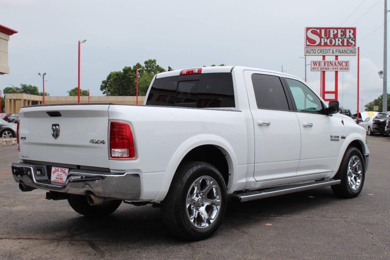 2018 White RAM 1500 Laramie Crew Cab SWB 4WD (1C6RR7NT5JS) with an 5.7L V8 OHV 16V engine, 8A transmission, located at 4301 NW 39th , Oklahoma City, OK, 73112, (405) 949-5600, 35.512135, -97.598671 - NO DRIVERS LICENCE -NO FULL COVERAGE INSURANCE - NO CREDIT CHECK. COME ON OVER TO SUPERSPORTS, TAKE A LOOK AND TEST DRIVE. PLEASE GIVE US A CALL AT (405) 949-5600. NO LICENCIA DE CONDUCIR - NO SEGURO DE COBERTURA TOTAL - NO VERIFICACION DE CREDITO. VISITENOS EN SUPERSPORTS, MIRE NUES - Photo#3
