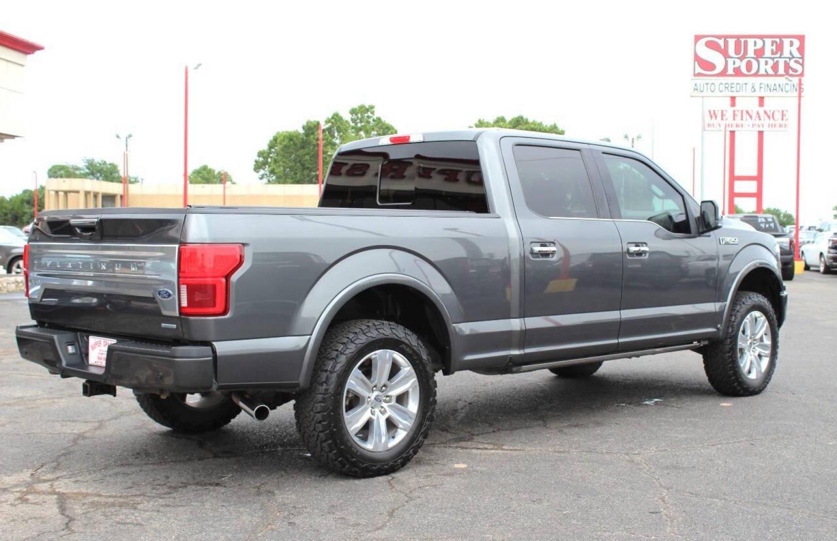2020 Gray Ford F-150 XLT SuperCrew 6.5-ft. Bed 4WD (1FTFW1E42LF) with an 3.5L V6 DOHC 24V engine, 6A transmission, located at 4301 NW 39th , Oklahoma City, OK, 73112, (405) 949-5600, 35.512135, -97.598671 - NO DRIVERS LICENCE -NO FULL COVERAGE INSURANCE - NO CREDIT CHECK. COME ON OVER TO SUPERSPORTS, TAKE A LOOK AND TEST DRIVE. PLEASE GIVE US A CALL AT (405) 949-5600. NO LICENCIA DE CONDUCIR - NO SEGURO DE COBERTURA TOTAL - NO VERIFICACION DE CREDITO. VISITENOS EN SUPERSPORTS, MIRE NU - Photo#3