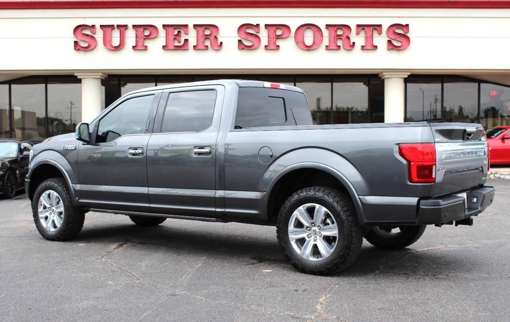2020 Gray Ford F-150 XLT SuperCrew 6.5-ft. Bed 4WD (1FTFW1E42LF) with an 3.5L V6 DOHC 24V engine, 6A transmission, located at 4301 NW 39th , Oklahoma City, OK, 73112, (405) 949-5600, 35.512135, -97.598671 - NO DRIVERS LICENCE -NO FULL COVERAGE INSURANCE - NO CREDIT CHECK. COME ON OVER TO SUPERSPORTS, TAKE A LOOK AND TEST DRIVE. PLEASE GIVE US A CALL AT (405) 949-5600. NO LICENCIA DE CONDUCIR - NO SEGURO DE COBERTURA TOTAL - NO VERIFICACION DE CREDITO. VISITENOS EN SUPERSPORTS, MIRE NU - Photo#4