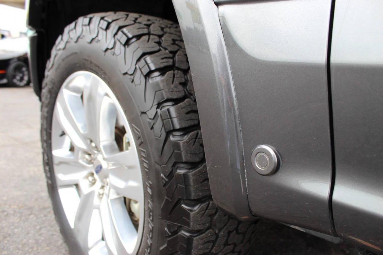 2020 Gray Ford F-150 XLT SuperCrew 6.5-ft. Bed 4WD (1FTFW1E42LF) with an 3.5L V6 DOHC 24V engine, 6A transmission, located at 4301 NW 39th , Oklahoma City, OK, 73112, (405) 949-5600, 35.512135, -97.598671 - NO DRIVERS LICENCE -NO FULL COVERAGE INSURANCE - NO CREDIT CHECK. COME ON OVER TO SUPERSPORTS, TAKE A LOOK AND TEST DRIVE. PLEASE GIVE US A CALL AT (405) 949-5600. NO LICENCIA DE CONDUCIR - NO SEGURO DE COBERTURA TOTAL - NO VERIFICACION DE CREDITO. VISITENOS EN SUPERSPORTS, MIRE NU - Photo#7