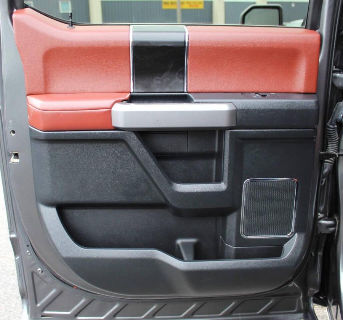 2020 Gray Ford F-150 XLT SuperCrew 6.5-ft. Bed 4WD (1FTFW1E42LF) with an 3.5L V6 DOHC 24V engine, 6A transmission, located at 4301 NW 39th , Oklahoma City, OK, 73112, (405) 949-5600, 35.512135, -97.598671 - NO DRIVERS LICENCE -NO FULL COVERAGE INSURANCE - NO CREDIT CHECK. COME ON OVER TO SUPERSPORTS, TAKE A LOOK AND TEST DRIVE. PLEASE GIVE US A CALL AT (405) 949-5600. NO LICENCIA DE CONDUCIR - NO SEGURO DE COBERTURA TOTAL - NO VERIFICACION DE CREDITO. VISITENOS EN SUPERSPORTS, MIRE NU - Photo#16