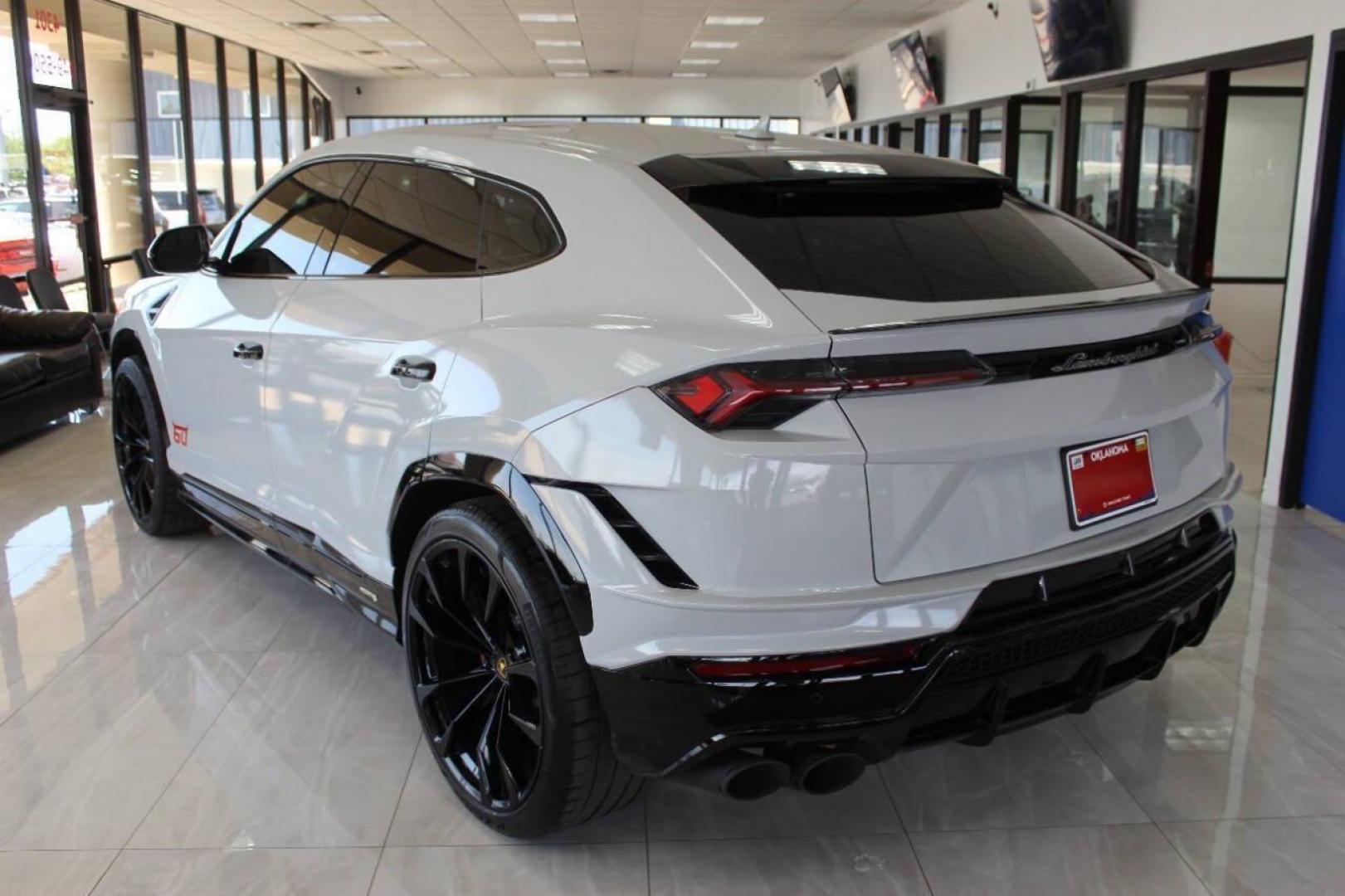 2023 White Lamborghini Urus with an 4.0L V8 Twin Turbocharger 4.0L V8 engine, Automatic 8-Speed transmission, located at 4301 NW 39th , Oklahoma City, OK, 73112, (405) 949-5600, 35.512135, -97.598671 - Photo#3