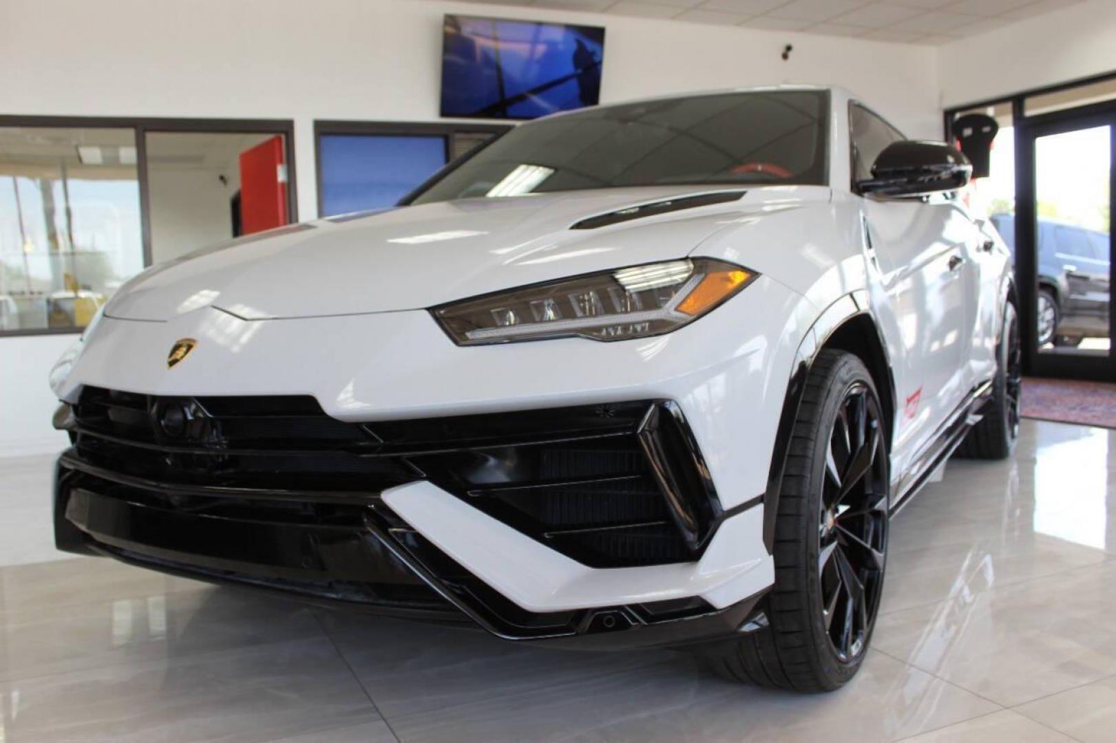 2023 White Lamborghini Urus with an 4.0L V8 Twin Turbocharger 4.0L V8 engine, Automatic 8-Speed transmission, located at 4301 NW 39th , Oklahoma City, OK, 73112, (405) 949-5600, 35.512135, -97.598671 - Photo#5