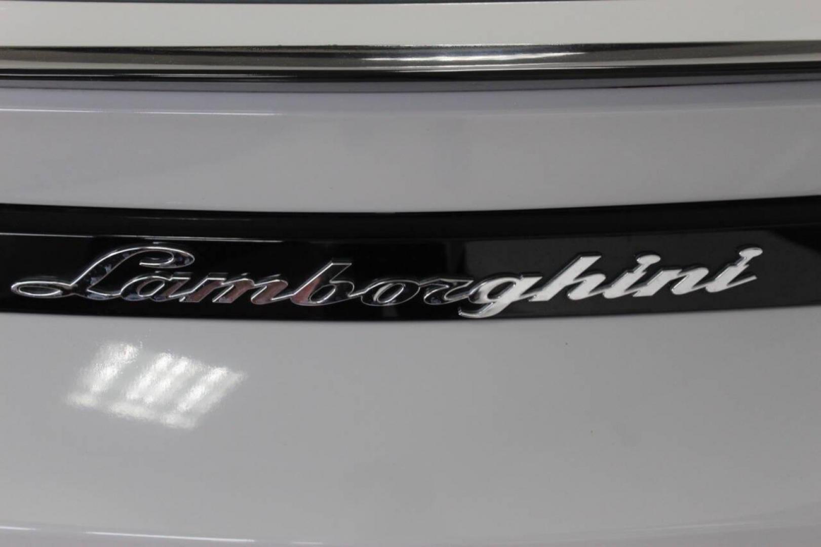 2023 White Lamborghini Urus with an 4.0L V8 Twin Turbocharger 4.0L V8 engine, Automatic 8-Speed transmission, located at 4301 NW 39th , Oklahoma City, OK, 73112, (405) 949-5600, 35.512135, -97.598671 - Photo#46