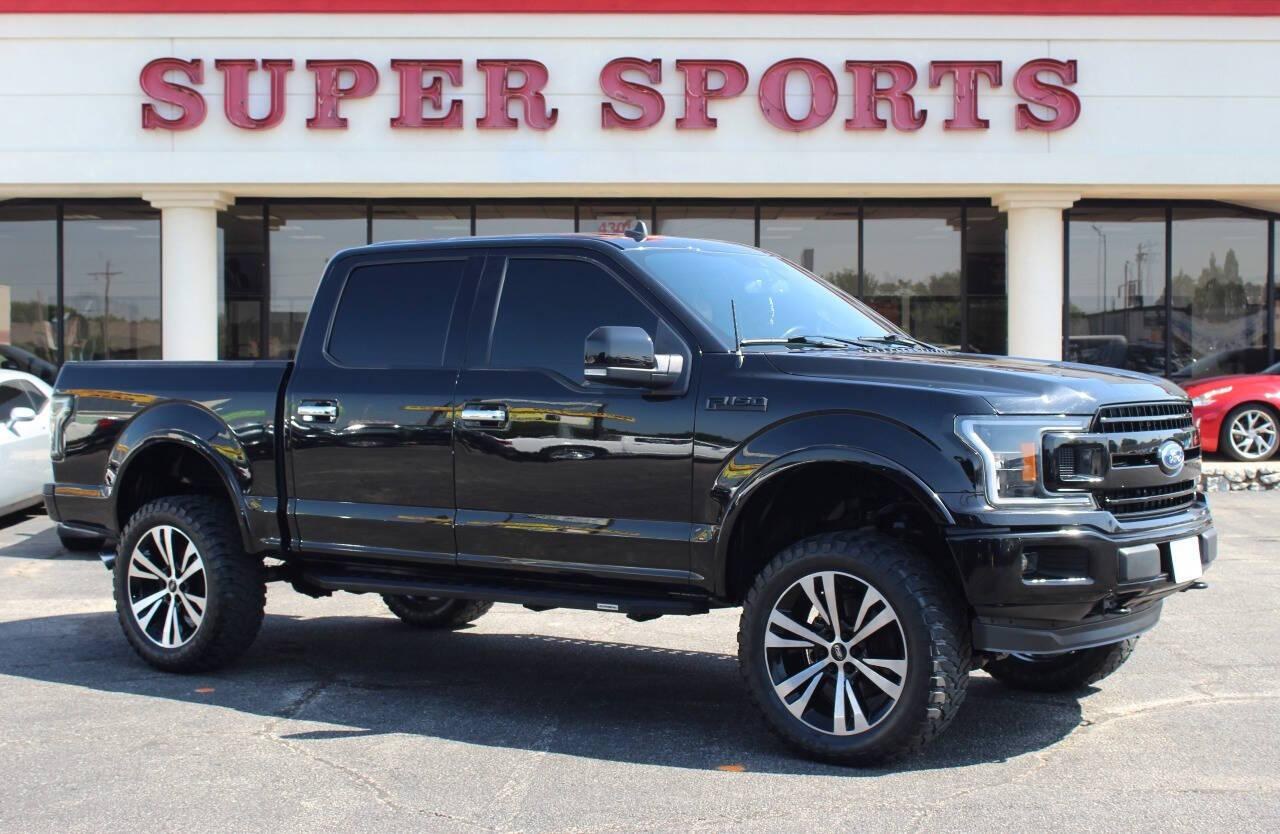 2020 Black Ford F-150 King-Ranch SuperCrew 5.5-ft. 4WD (1FTEW1E54LF) with an 5.0L V8 5.0L V8 engine, Automatic 10-Speed transmission, located at 4301 NW 39th , Oklahoma City, OK, 73112, (405) 949-5600, 35.512135, -97.598671 - NO DRIVERS LICENCE -NO FULL COVERAGE INSURANCE - NO CREDIT CHECK. COME ON OVER TO SUPERSPORTS, TAKE A LOOK AND TEST DRIVE. PLEASE GIVE US A CALL AT (405) 949-5600. NO LICENCIA DE CONDUCIR - NO SEGURO DE COBERTURA TOTAL - NO VERIFICACION DE CREDITO. VISITENOS EN SUPERSPORTS, MIRE NUESTRO - Photo#0