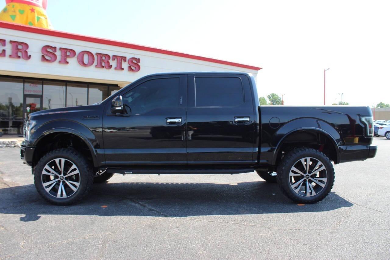 2020 Black Ford F-150 King-Ranch SuperCrew 5.5-ft. 4WD (1FTEW1E54LF) with an 5.0L V8 5.0L V8 engine, Automatic 10-Speed transmission, located at 4301 NW 39th , Oklahoma City, OK, 73112, (405) 949-5600, 35.512135, -97.598671 - NO DRIVERS LICENCE -NO FULL COVERAGE INSURANCE - NO CREDIT CHECK. COME ON OVER TO SUPERSPORTS, TAKE A LOOK AND TEST DRIVE. PLEASE GIVE US A CALL AT (405) 949-5600. NO LICENCIA DE CONDUCIR - NO SEGURO DE COBERTURA TOTAL - NO VERIFICACION DE CREDITO. VISITENOS EN SUPERSPORTS, MIRE NUESTRO - Photo#5