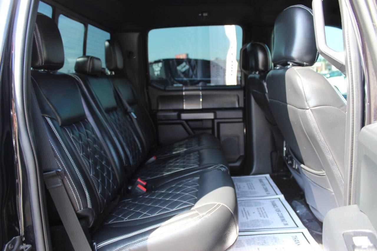 2020 Black Ford F-150 King-Ranch SuperCrew 5.5-ft. 4WD (1FTEW1E54LF) with an 5.0L V8 5.0L V8 engine, Automatic 10-Speed transmission, located at 4301 NW 39th , Oklahoma City, OK, 73112, (405) 949-5600, 35.512135, -97.598671 - NO DRIVERS LICENCE -NO FULL COVERAGE INSURANCE - NO CREDIT CHECK. COME ON OVER TO SUPERSPORTS, TAKE A LOOK AND TEST DRIVE. PLEASE GIVE US A CALL AT (405) 949-5600. NO LICENCIA DE CONDUCIR - NO SEGURO DE COBERTURA TOTAL - NO VERIFICACION DE CREDITO. VISITENOS EN SUPERSPORTS, MIRE NUESTRO - Photo#10