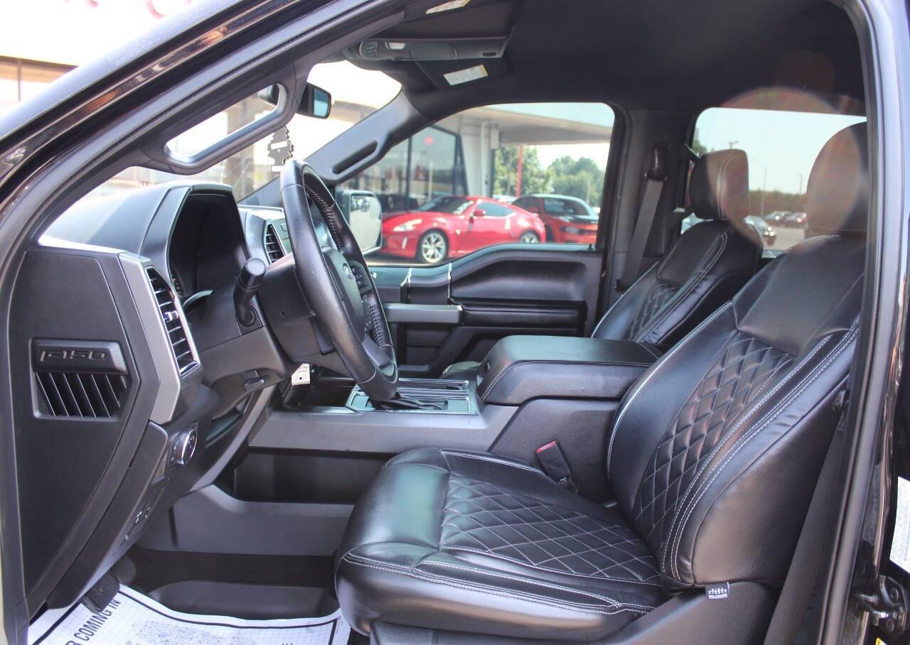 2020 Black Ford F-150 King-Ranch SuperCrew 5.5-ft. 4WD (1FTEW1E54LF) with an 5.0L V8 5.0L V8 engine, Automatic 10-Speed transmission, located at 4301 NW 39th , Oklahoma City, OK, 73112, (405) 949-5600, 35.512135, -97.598671 - NO DRIVERS LICENCE -NO FULL COVERAGE INSURANCE - NO CREDIT CHECK. COME ON OVER TO SUPERSPORTS, TAKE A LOOK AND TEST DRIVE. PLEASE GIVE US A CALL AT (405) 949-5600. NO LICENCIA DE CONDUCIR - NO SEGURO DE COBERTURA TOTAL - NO VERIFICACION DE CREDITO. VISITENOS EN SUPERSPORTS, MIRE NUESTRO - Photo#14