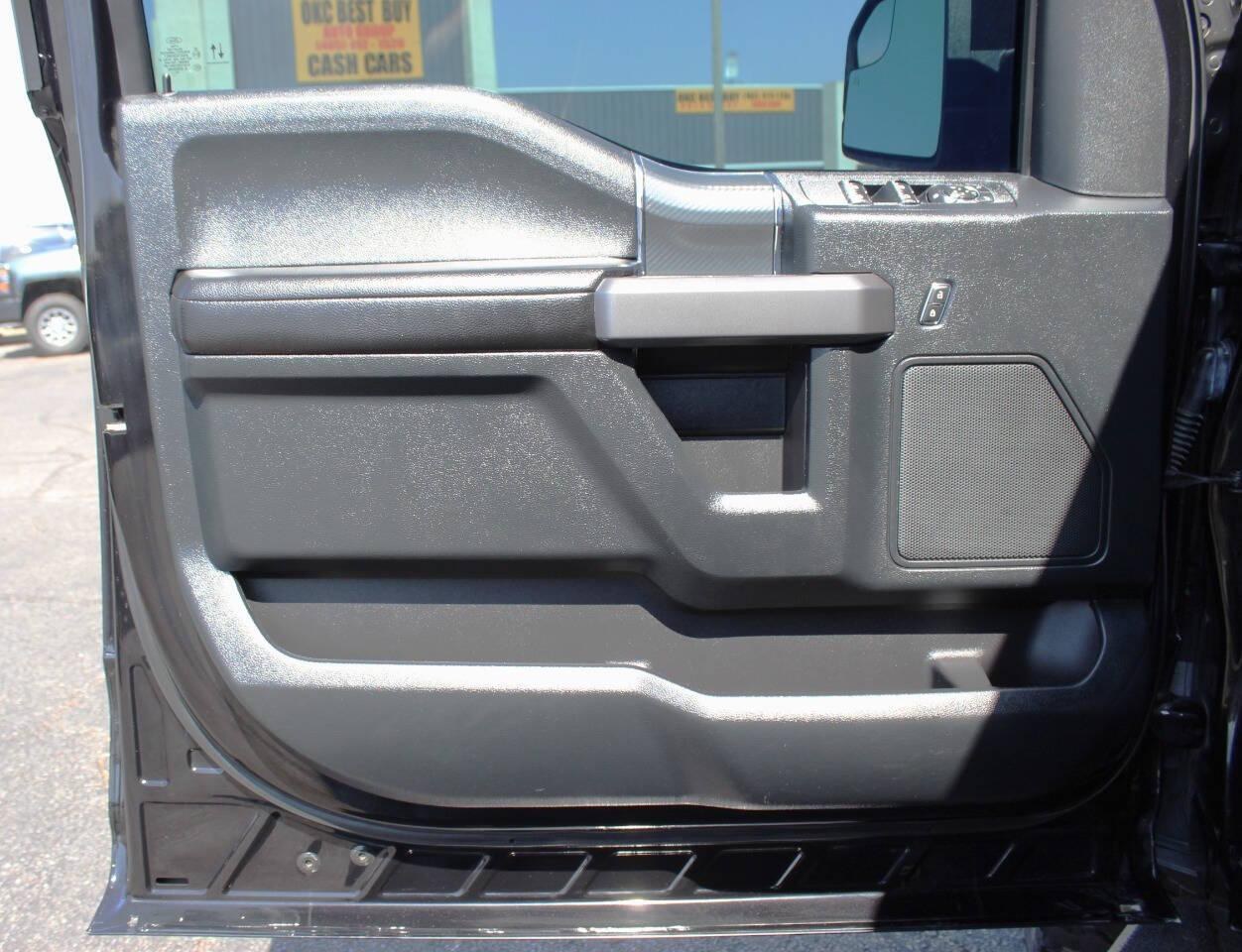 2020 Black Ford F-150 King-Ranch SuperCrew 5.5-ft. 4WD (1FTEW1E54LF) with an 5.0L V8 5.0L V8 engine, Automatic 10-Speed transmission, located at 4301 NW 39th , Oklahoma City, OK, 73112, (405) 949-5600, 35.512135, -97.598671 - NO DRIVERS LICENCE -NO FULL COVERAGE INSURANCE - NO CREDIT CHECK. COME ON OVER TO SUPERSPORTS, TAKE A LOOK AND TEST DRIVE. PLEASE GIVE US A CALL AT (405) 949-5600. NO LICENCIA DE CONDUCIR - NO SEGURO DE COBERTURA TOTAL - NO VERIFICACION DE CREDITO. VISITENOS EN SUPERSPORTS, MIRE NUESTRO - Photo#15