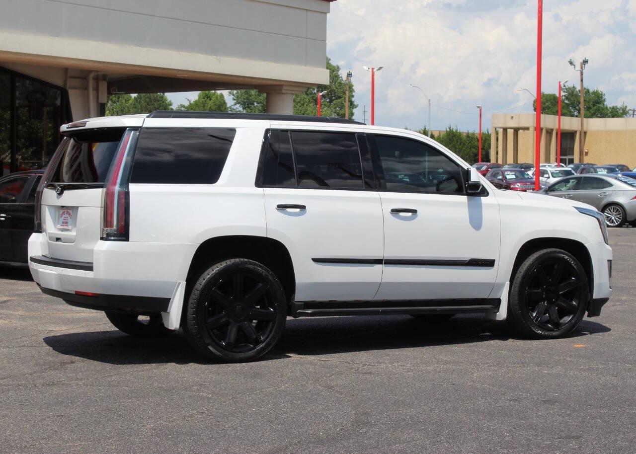 2016 White Cadillac Escalade Luxury 4WD (1GYS4BKJ7GR) with an 6.2L V8 OHV 16V FFV engine, 6A transmission, located at 4301 NW 39th , Oklahoma City, OK, 73112, (405) 949-5600, 35.512135, -97.598671 - NO DRIVERS LICENCE -NO FULL COVERAGE INSURANCE - NO CREDIT CHECK. COME ON OVER TO SUPERSPORTS, TAKE A LOOK AND TEST DRIVE. PLEASE GIVE US A CALL AT (405) 949-5600. NO LICENCIA DE CONDUCIR - NO SEGURO DE COBERTURA TOTAL - NO VERIFICACION DE CREDITO. VISITENOS EN SUPERSPORTS, MIRE NUESTRO - Photo#2