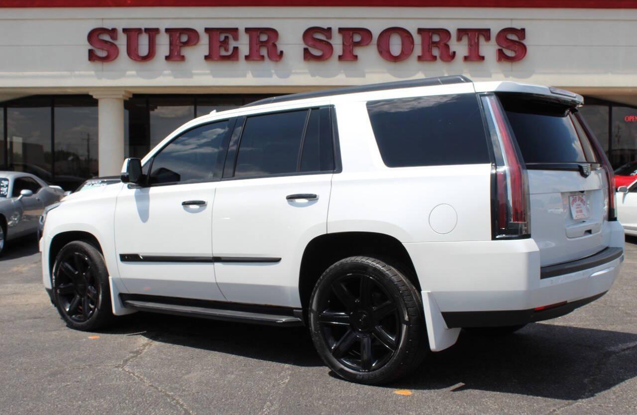 2016 White Cadillac Escalade Luxury 4WD (1GYS4BKJ7GR) with an 6.2L V8 OHV 16V FFV engine, 6A transmission, located at 4301 NW 39th , Oklahoma City, OK, 73112, (405) 949-5600, 35.512135, -97.598671 - NO DRIVERS LICENCE -NO FULL COVERAGE INSURANCE - NO CREDIT CHECK. COME ON OVER TO SUPERSPORTS, TAKE A LOOK AND TEST DRIVE. PLEASE GIVE US A CALL AT (405) 949-5600. NO LICENCIA DE CONDUCIR - NO SEGURO DE COBERTURA TOTAL - NO VERIFICACION DE CREDITO. VISITENOS EN SUPERSPORTS, MIRE NUESTRO - Photo#4