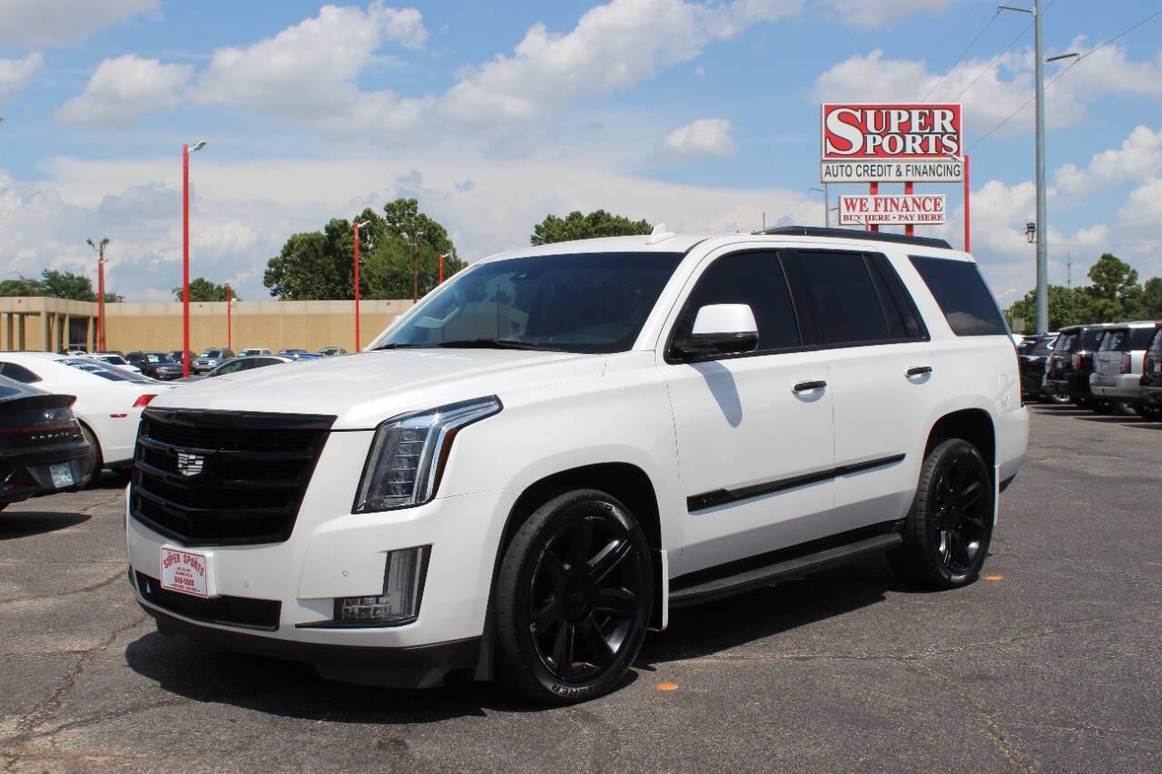 2016 White Cadillac Escalade Luxury 4WD (1GYS4BKJ7GR) with an 6.2L V8 OHV 16V FFV engine, 6A transmission, located at 4301 NW 39th , Oklahoma City, OK, 73112, (405) 949-5600, 35.512135, -97.598671 - NO DRIVERS LICENCE -NO FULL COVERAGE INSURANCE - NO CREDIT CHECK. COME ON OVER TO SUPERSPORTS, TAKE A LOOK AND TEST DRIVE. PLEASE GIVE US A CALL AT (405) 949-5600. NO LICENCIA DE CONDUCIR - NO SEGURO DE COBERTURA TOTAL - NO VERIFICACION DE CREDITO. VISITENOS EN SUPERSPORTS, MIRE NUESTRO - Photo#6