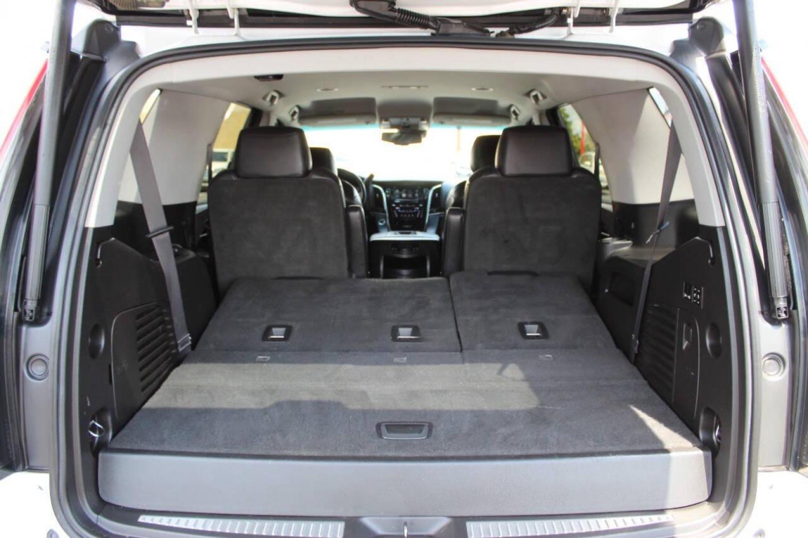 2016 White Cadillac Escalade Luxury 4WD (1GYS4BKJ7GR) with an 6.2L V8 OHV 16V FFV engine, 6A transmission, located at 4301 NW 39th , Oklahoma City, OK, 73112, (405) 949-5600, 35.512135, -97.598671 - NO DRIVERS LICENCE -NO FULL COVERAGE INSURANCE - NO CREDIT CHECK. COME ON OVER TO SUPERSPORTS, TAKE A LOOK AND TEST DRIVE. PLEASE GIVE US A CALL AT (405) 949-5600. NO LICENCIA DE CONDUCIR - NO SEGURO DE COBERTURA TOTAL - NO VERIFICACION DE CREDITO. VISITENOS EN SUPERSPORTS, MIRE NUESTRO - Photo#14