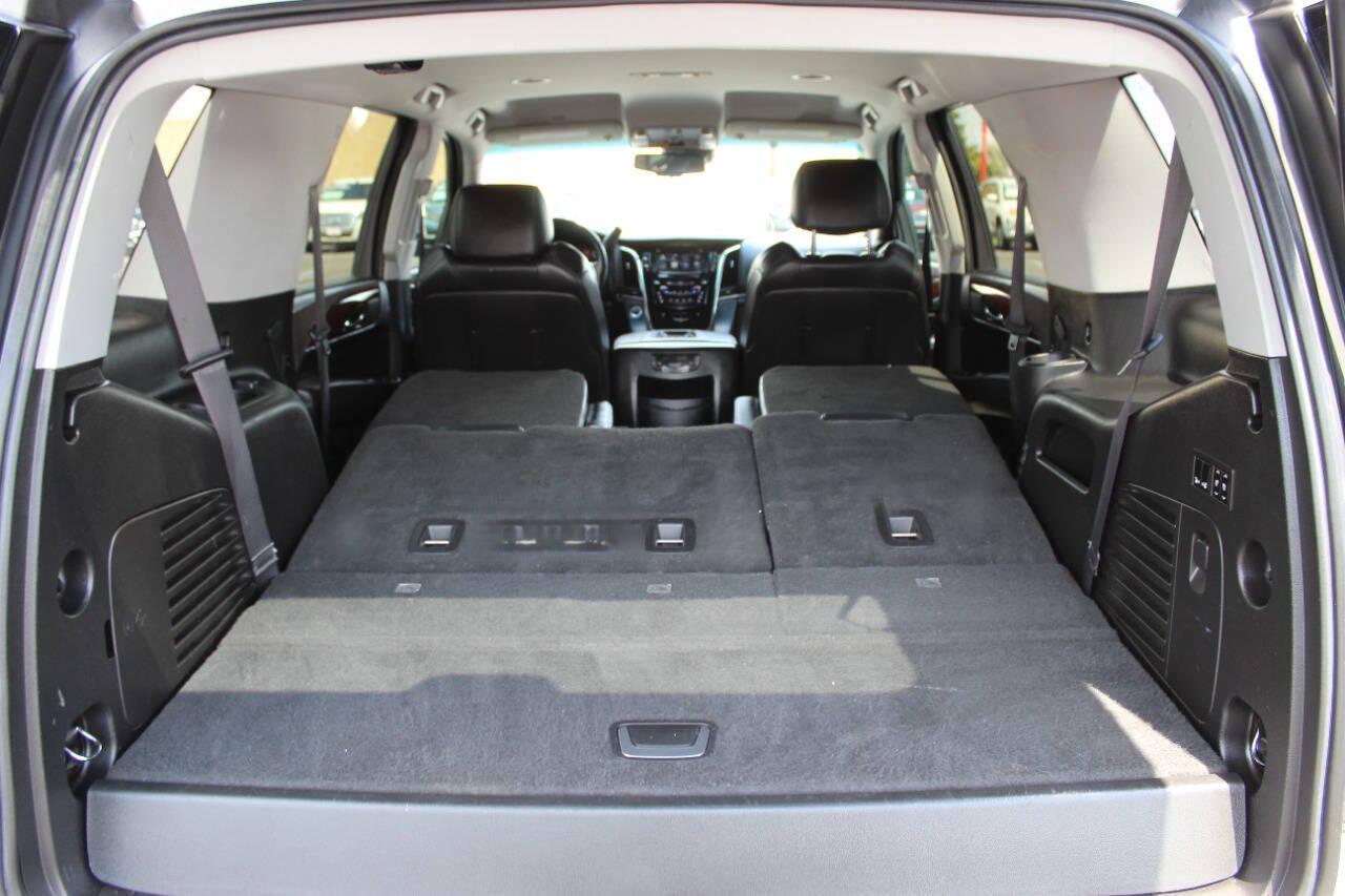 2016 White Cadillac Escalade Luxury 4WD (1GYS4BKJ7GR) with an 6.2L V8 OHV 16V FFV engine, 6A transmission, located at 4301 NW 39th , Oklahoma City, OK, 73112, (405) 949-5600, 35.512135, -97.598671 - NO DRIVERS LICENCE -NO FULL COVERAGE INSURANCE - NO CREDIT CHECK. COME ON OVER TO SUPERSPORTS, TAKE A LOOK AND TEST DRIVE. PLEASE GIVE US A CALL AT (405) 949-5600. NO LICENCIA DE CONDUCIR - NO SEGURO DE COBERTURA TOTAL - NO VERIFICACION DE CREDITO. VISITENOS EN SUPERSPORTS, MIRE NUESTRO - Photo#15