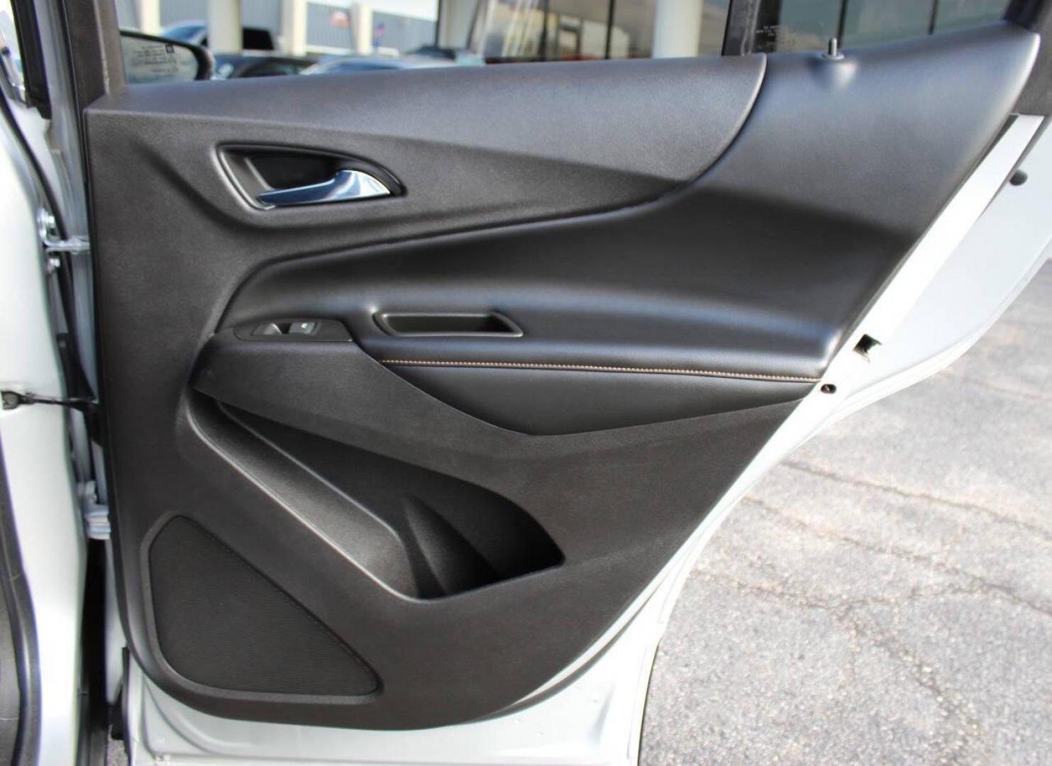 2019 Silver Chevrolet Equinox Premier 1.5 AWD (3GNAXXEV9KS) with an 1.5L L4 DIR DOHC 16V TURBO engine, 6A transmission, located at 4301 NW 39th , Oklahoma City, OK, 73112, (405) 949-5600, 35.512135, -97.598671 - NO DRIVERS LICENCE -NO FULL COVERAGE INSURANCE - NO CREDIT CHECK. COME ON OVER TO SUPERSPORTS, TAKE A LOOK AND TEST DRIVE. PLEASE GIVE US A CALL AT (405) 949-5600. NO LICENCIA DE CONDUCIR - NO SEGURO DE COBERTURA TOTAL - NO VERIFICACION DE CREDITO. VISITENOS EN SUPERSPORTS, MIRE N - Photo#10