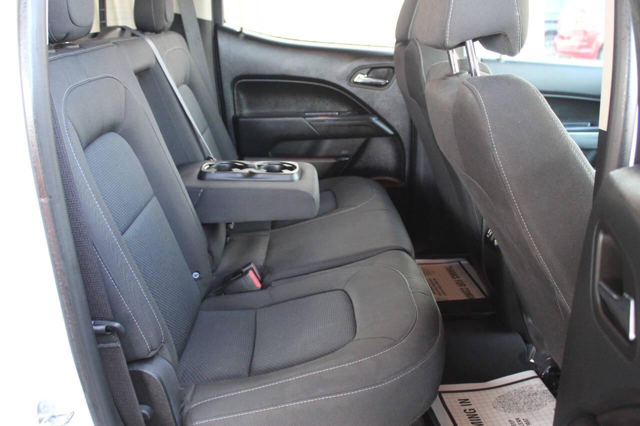 2022 White Chevrolet Colorado LT Crew Cab Long Box 4WD (1GCGTCEN6N1) with an 3.6L V6 3.6L V6 engine, Automatic 8-Speed transmission, located at 4301 NW 39th , Oklahoma City, OK, 73112, (405) 949-5600, 35.512135, -97.598671 - NO DRIVERS LICENCE -NO FULL COVERAGE INSURANCE - NO CREDIT CHECK. COME ON OVER TO SUPERSPORTS, TAKE A LOOK AND TEST DRIVE. PLEASE GIVE US A CALL AT (405) 949-5600. NO LICENCIA DE CONDUCIR - NO SEGURO DE COBERTURA TOTAL - NO VERIFICACION DE CREDITO. VISITENOS EN SUPERSPORTS, MIRE NUESTRO - Photo#10